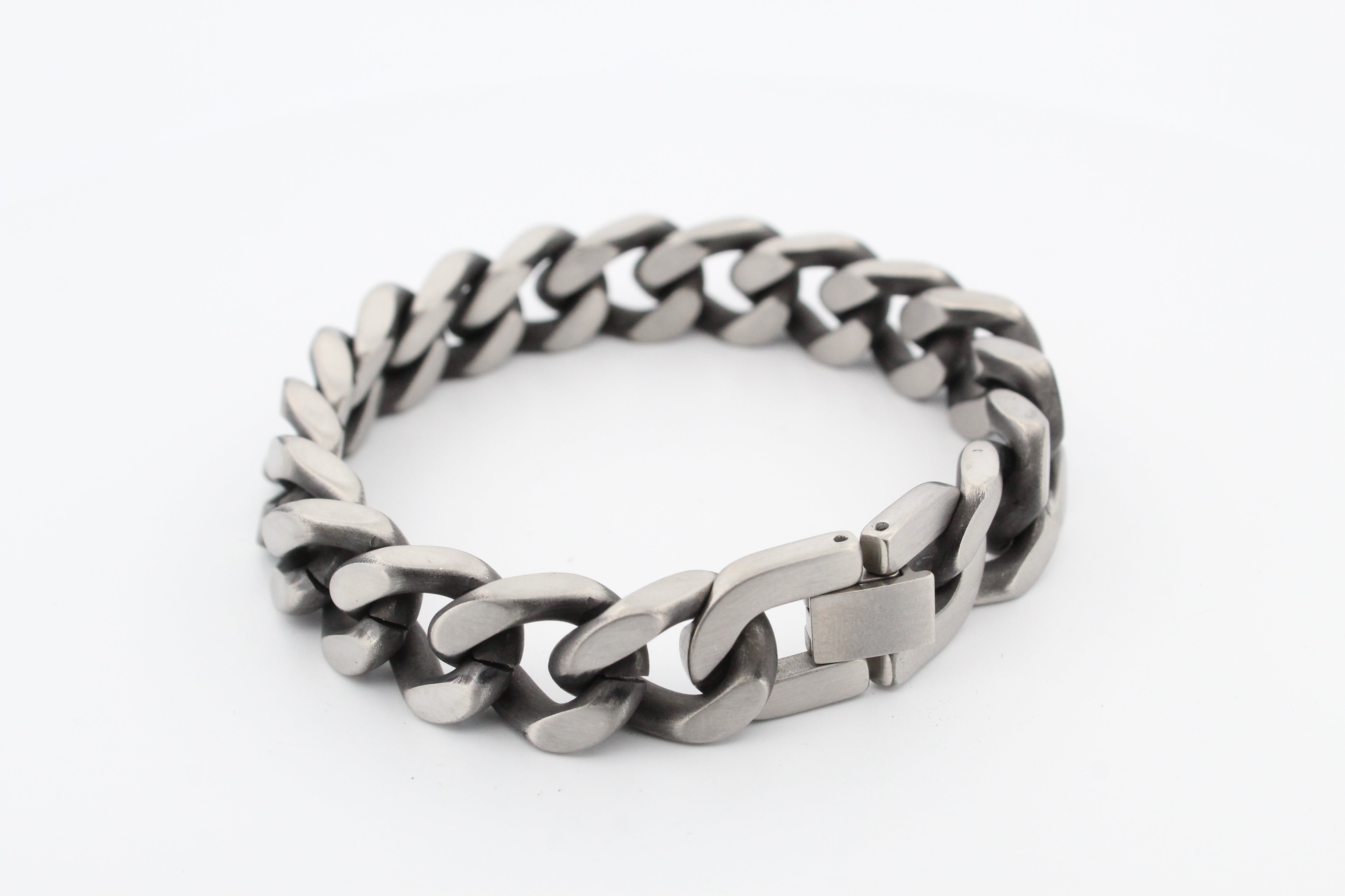 DARK THICK FLAT CURB