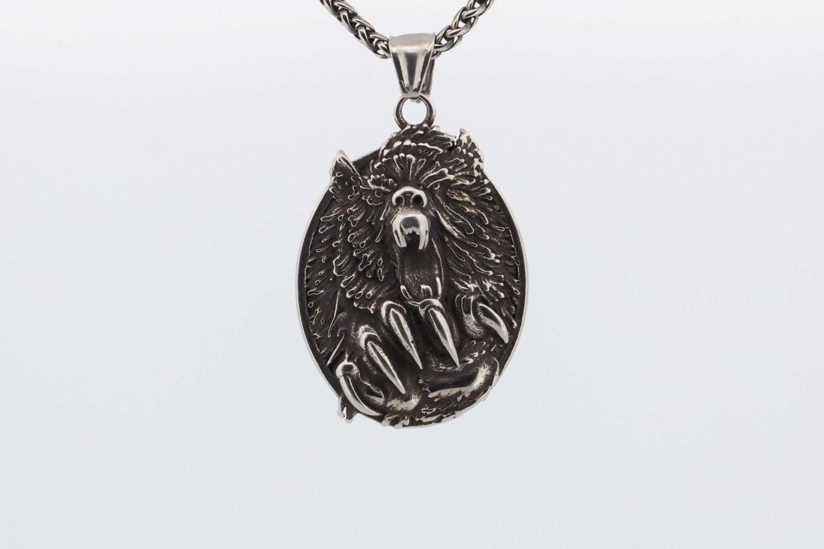 THE GRIZZLY PENDANT & CHAIN