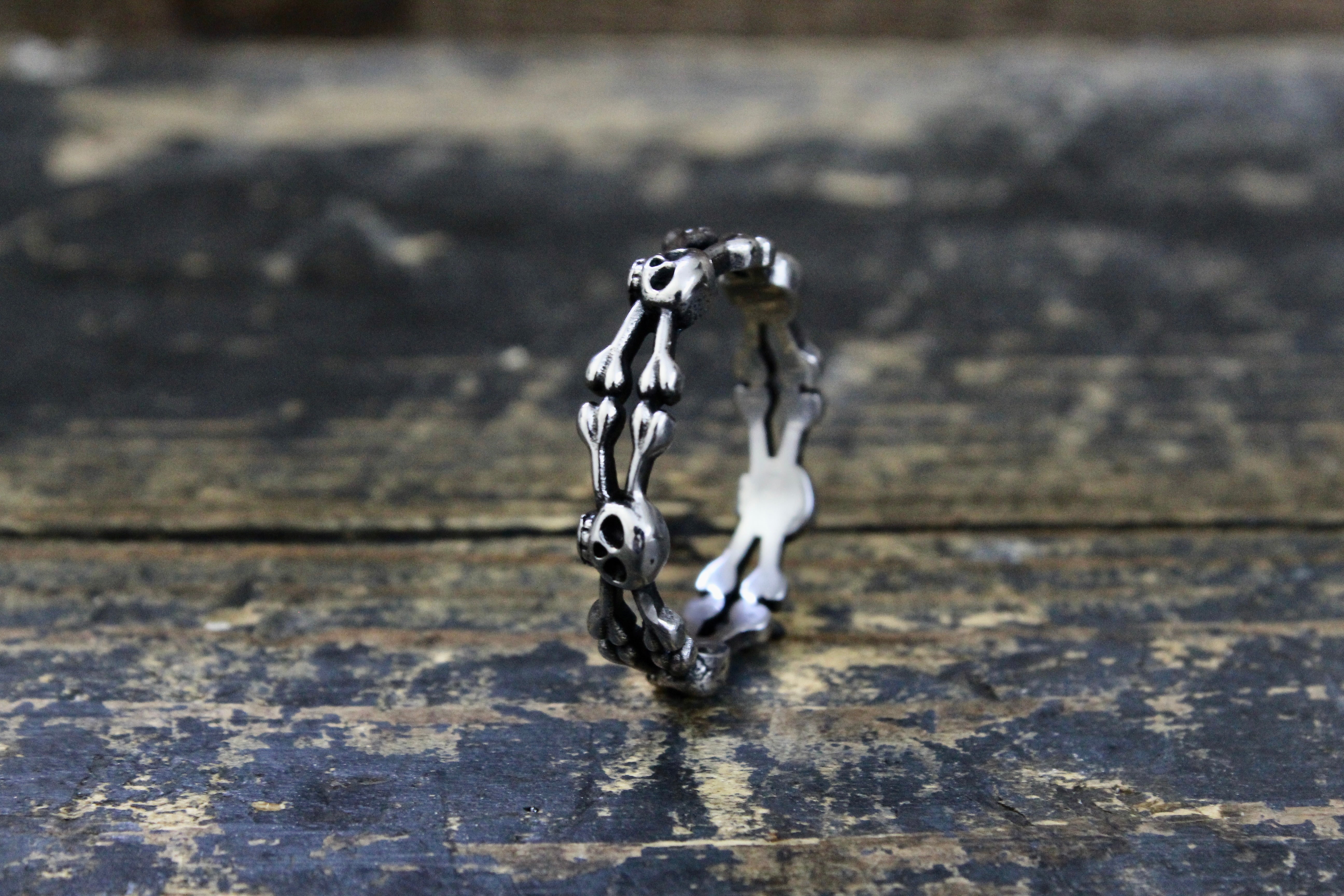 SKULL & CROSSBONES