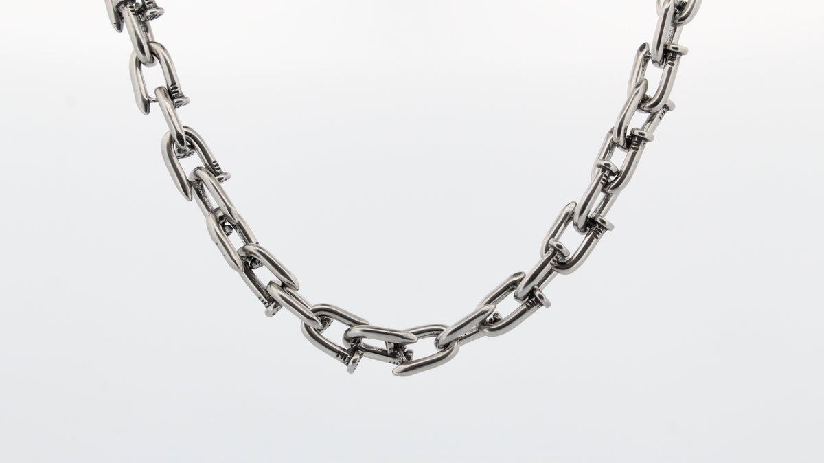 NAIL NECKLACE