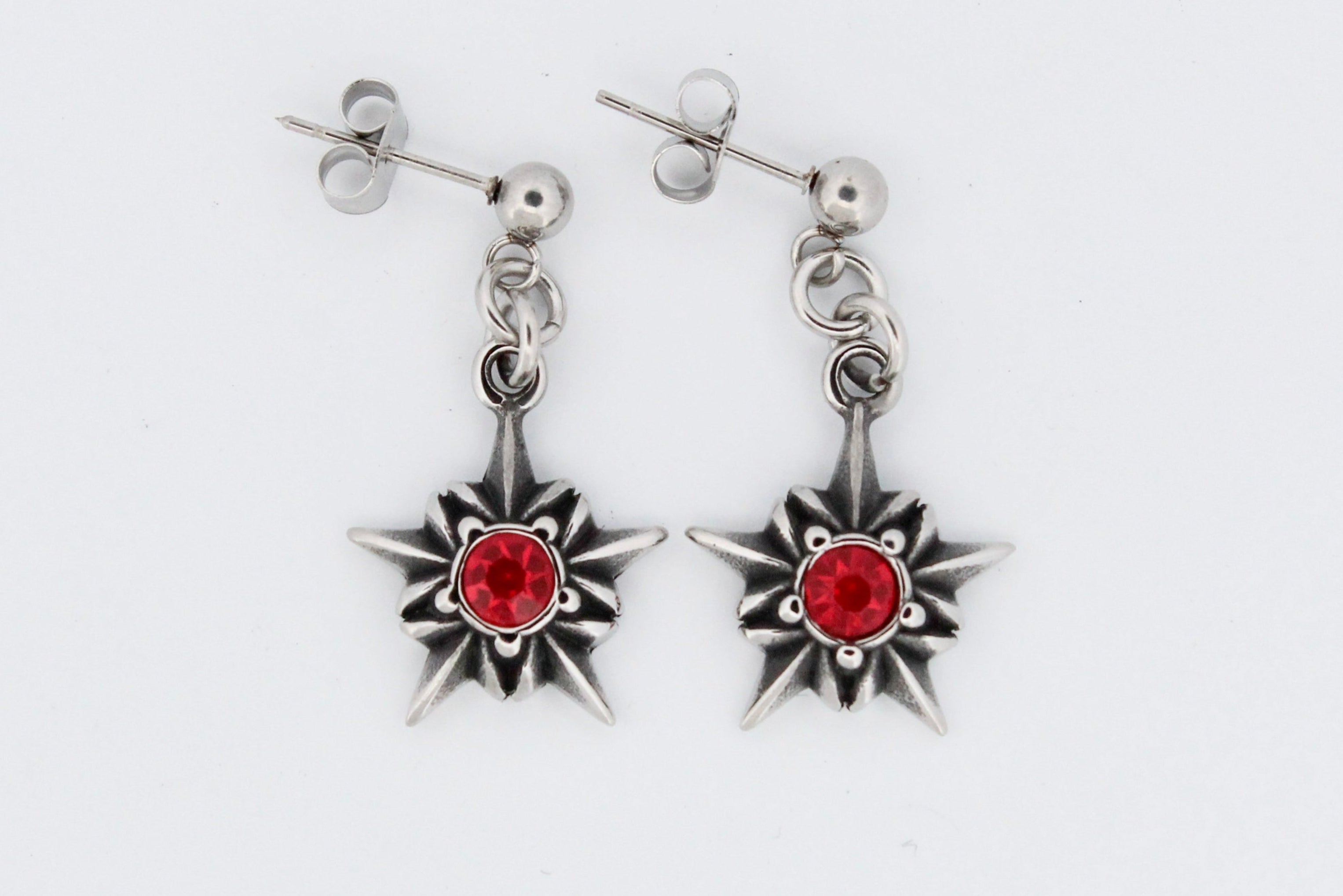 RED STAR STUD EARRINGS