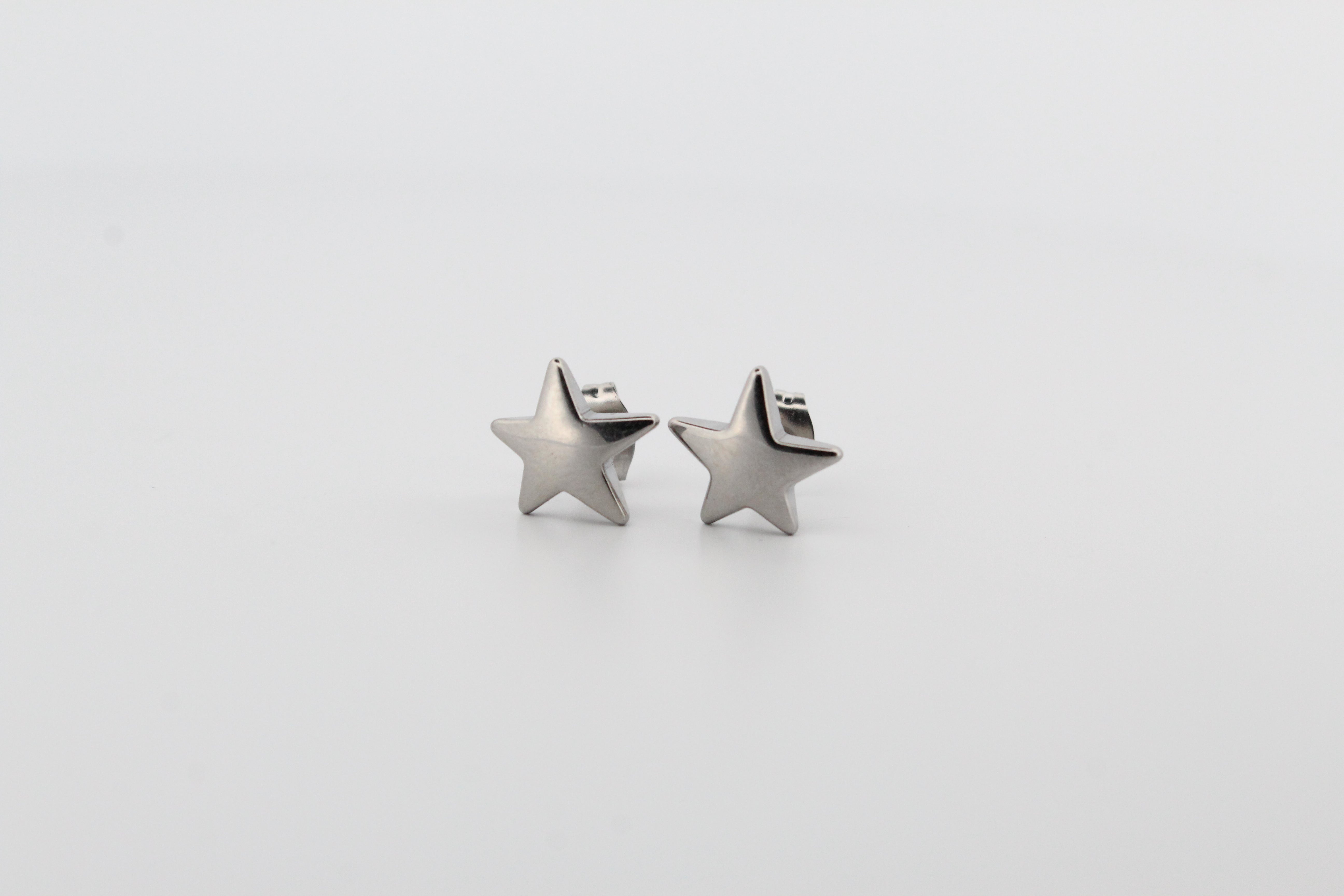 STAR STUD EARRINGS