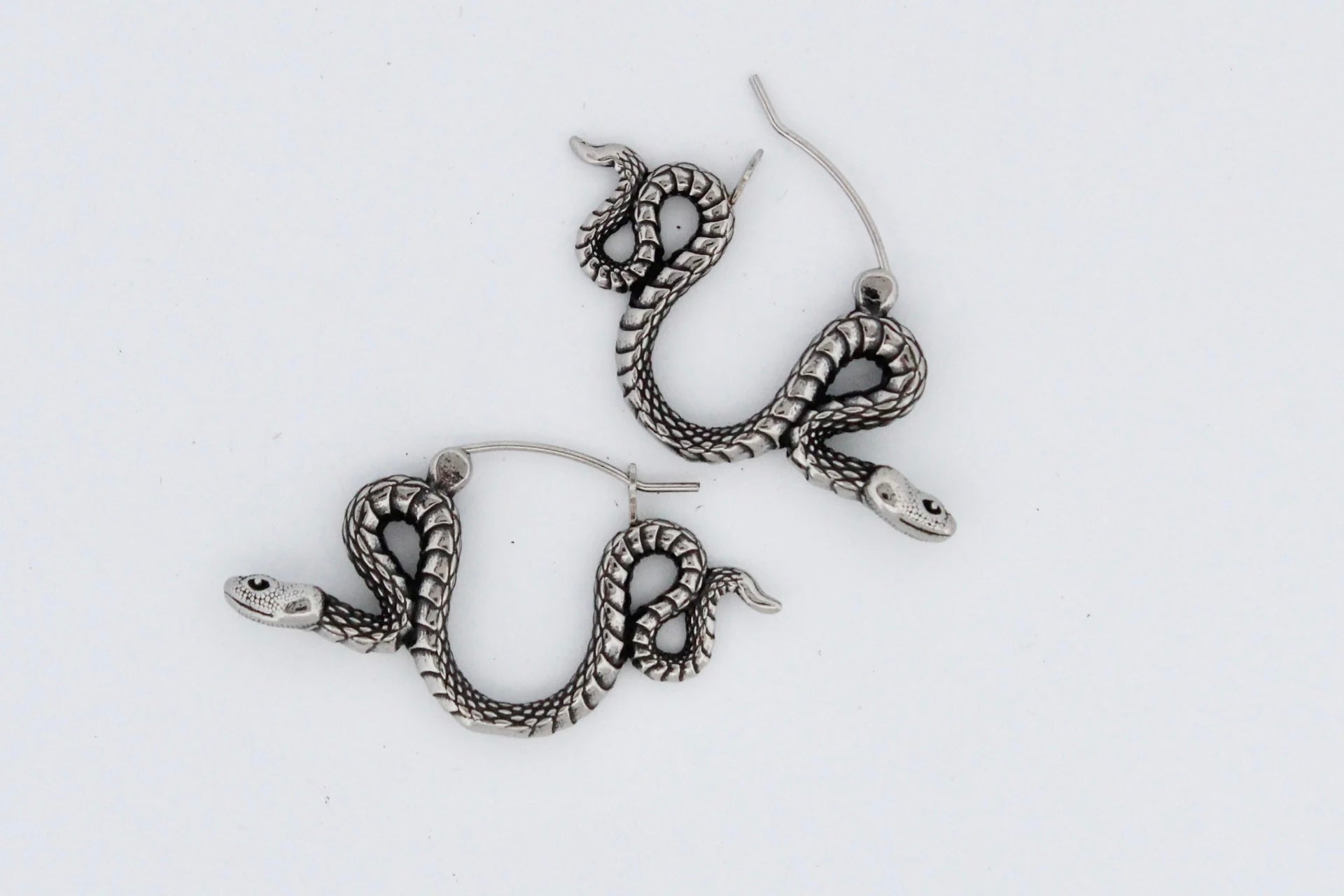 SIDEWINDER HOOP EARRINGS
