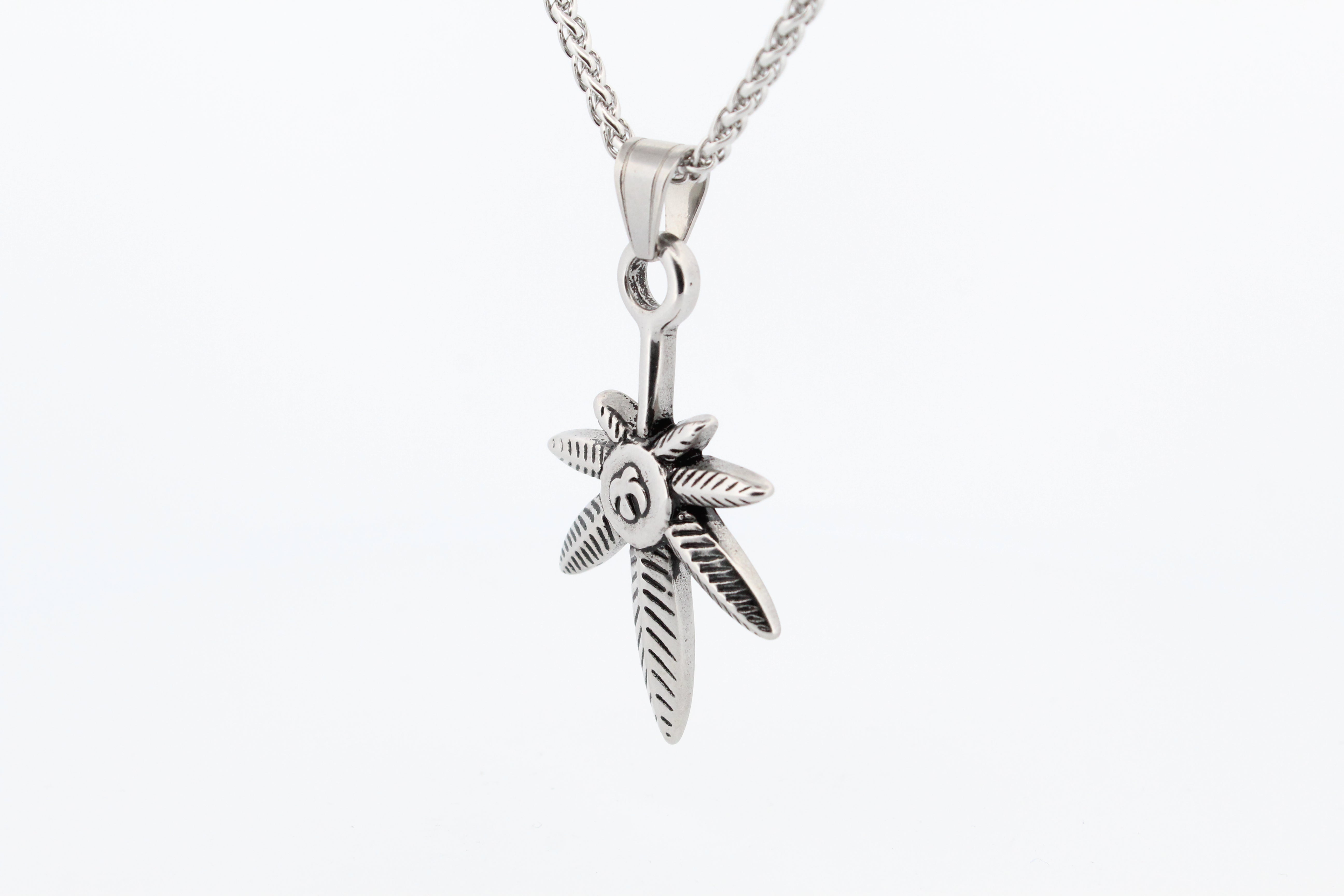 HEMP LEAF PENDANT & CHAIN