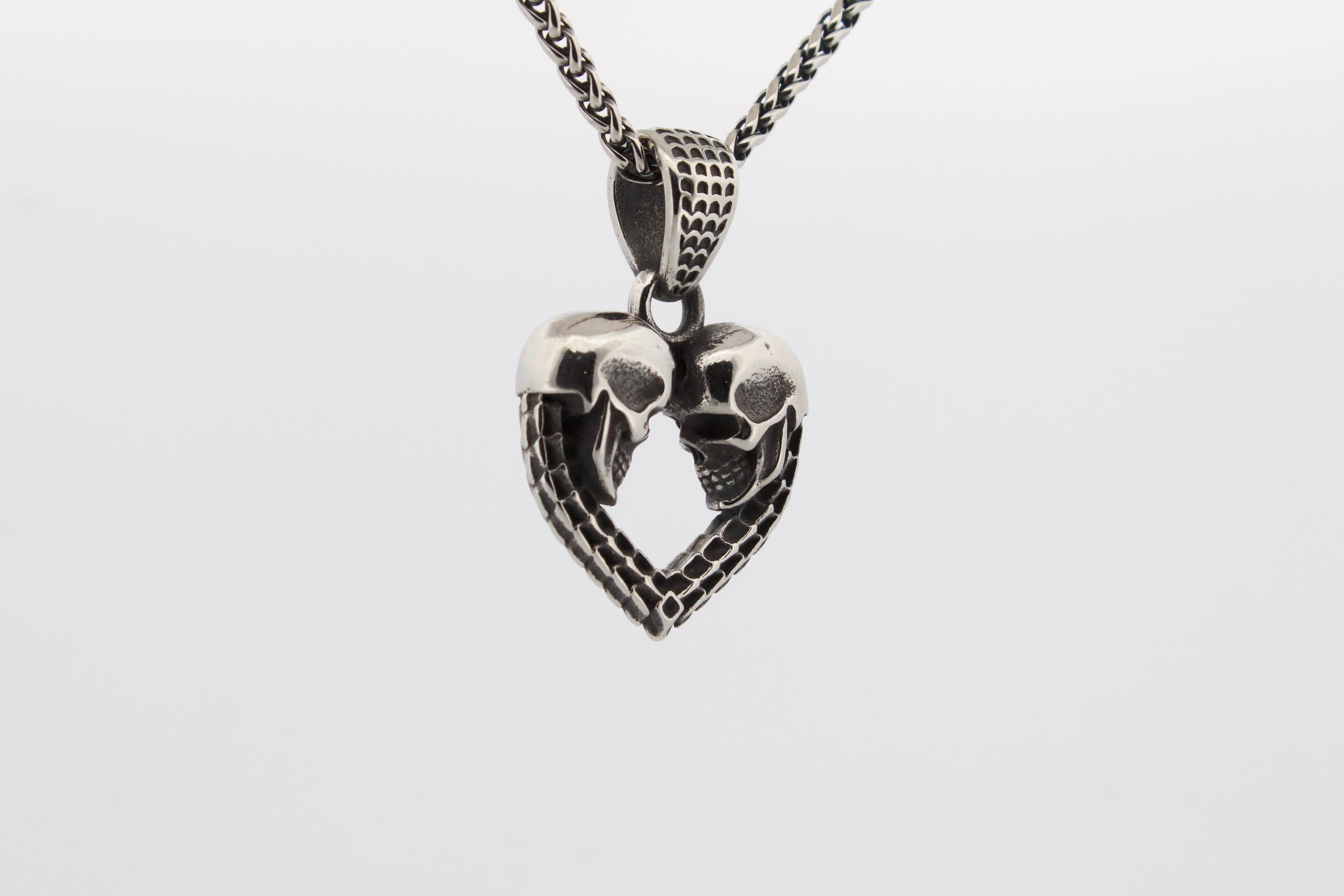 TORMENT PENDANT & CHAIN