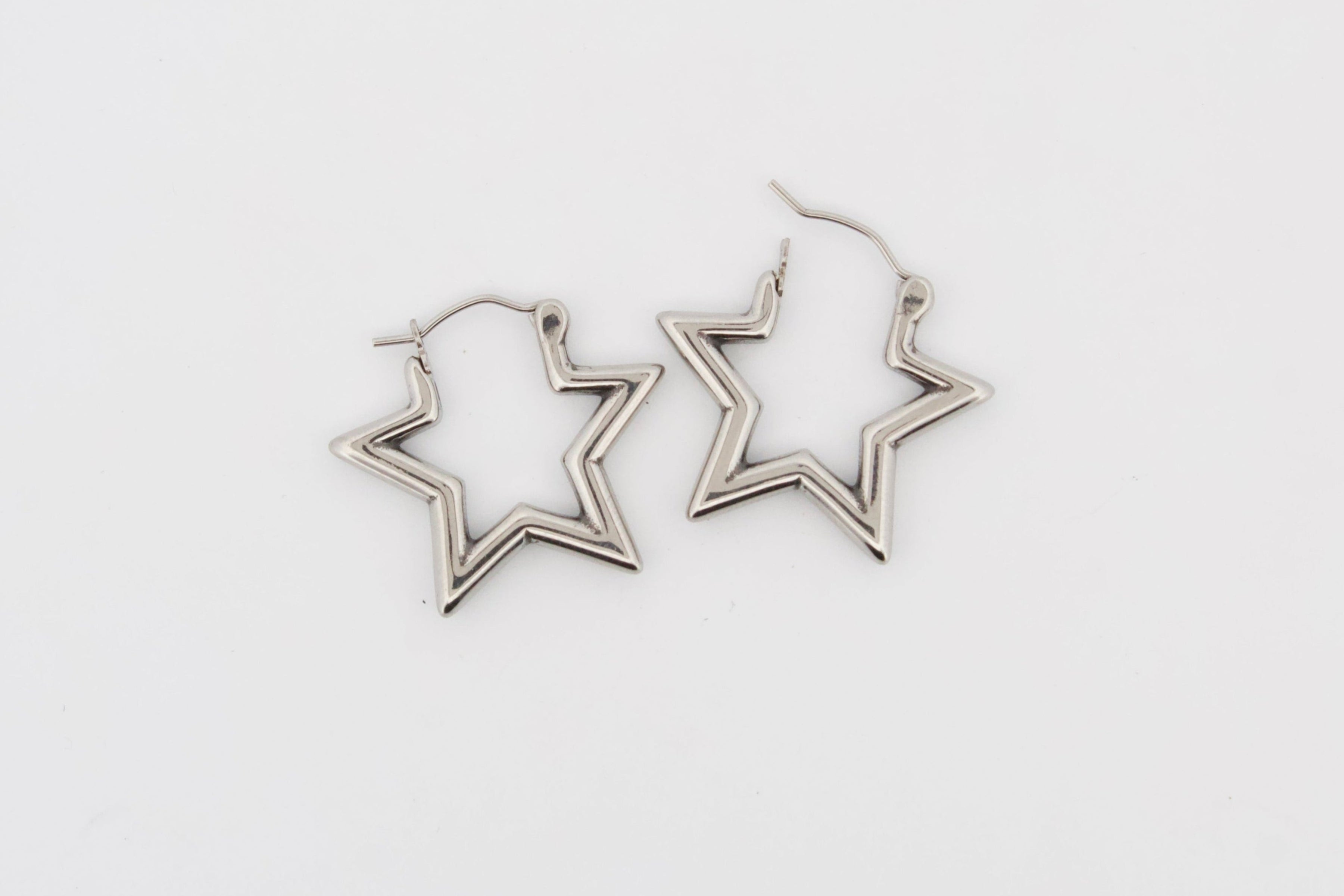 NOVA LATCH EARRINGS