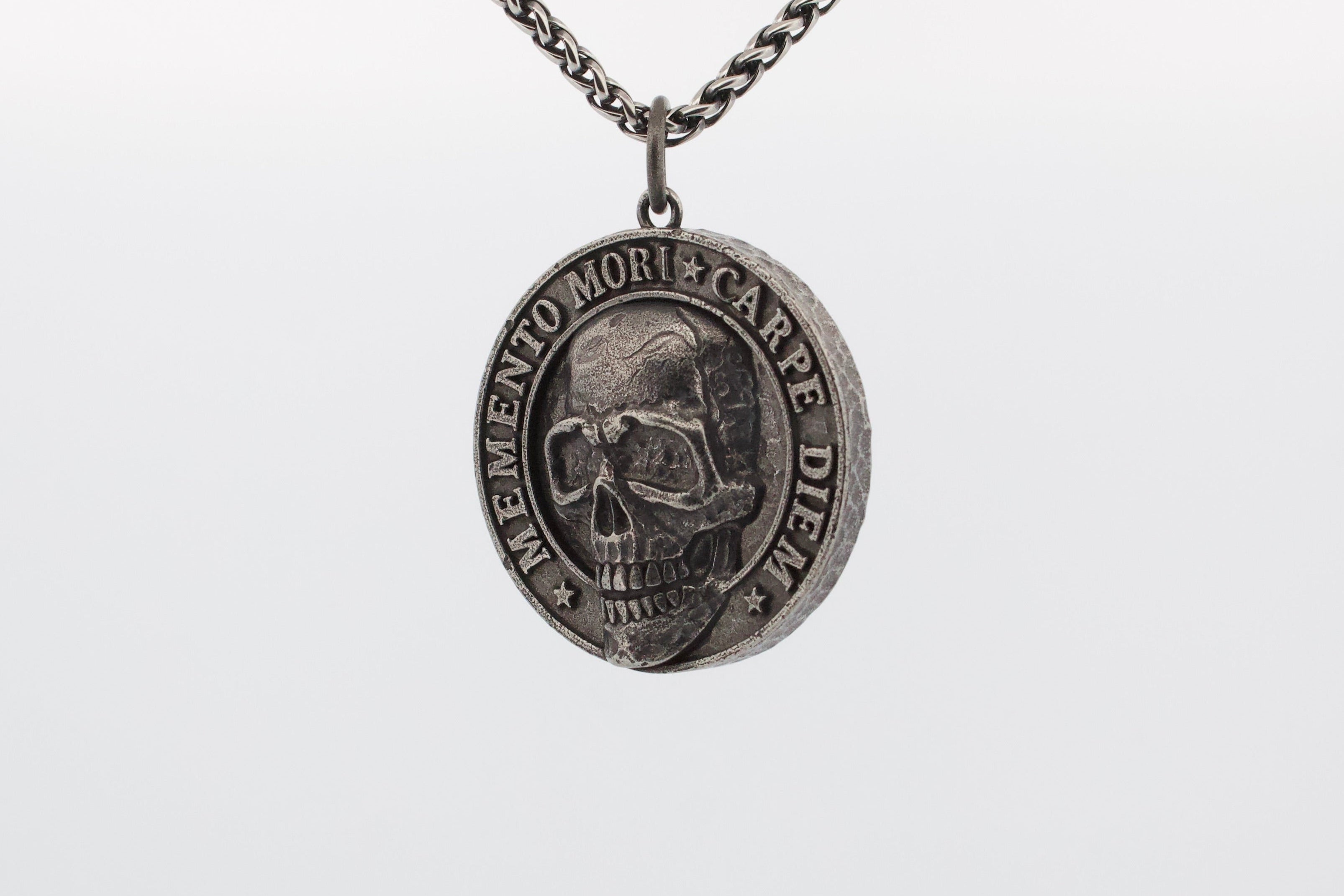 MEMENTO MORI PENDANT & CHAIN