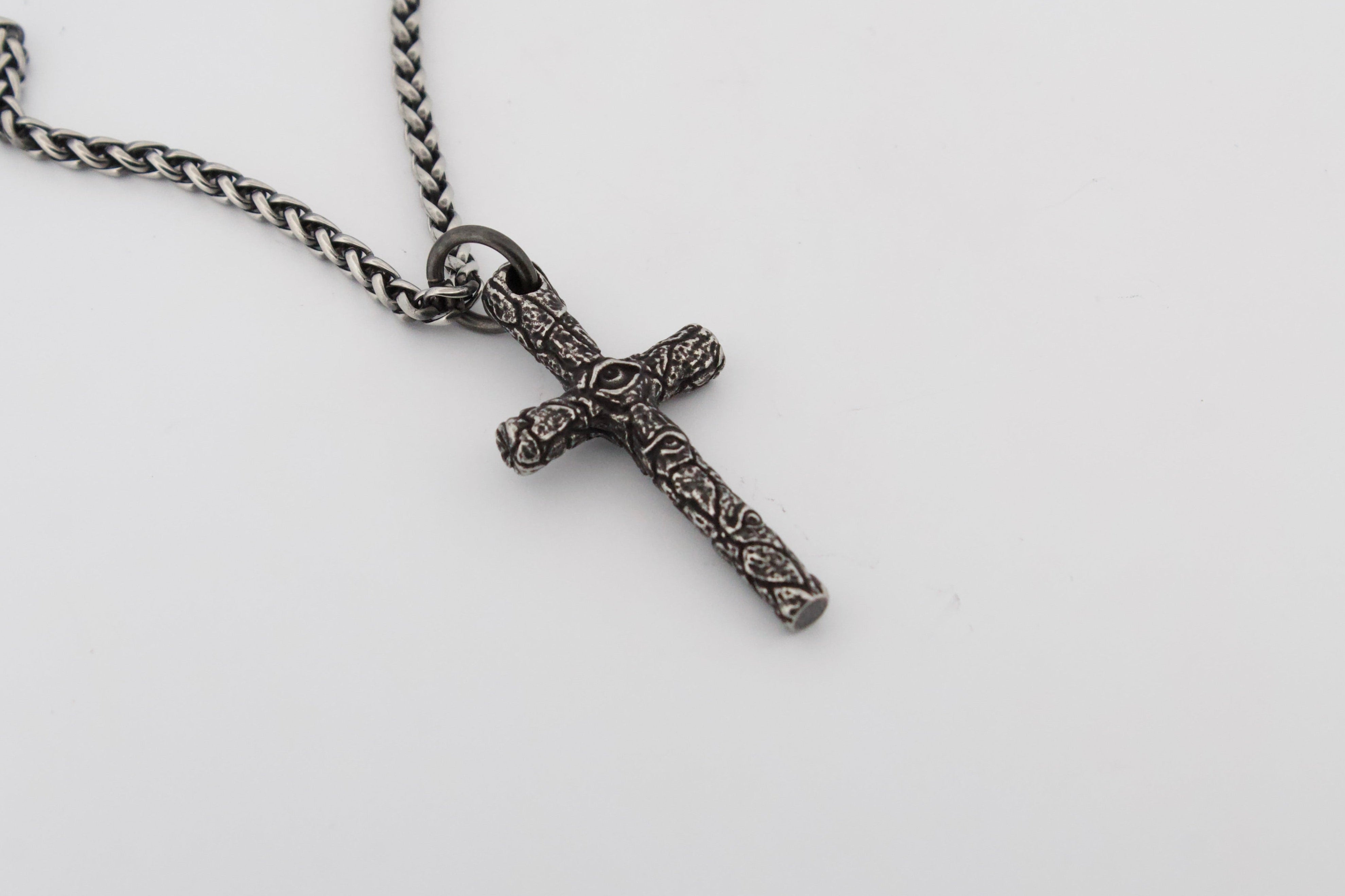CROSS OF EYES PENDANT & CHAIN