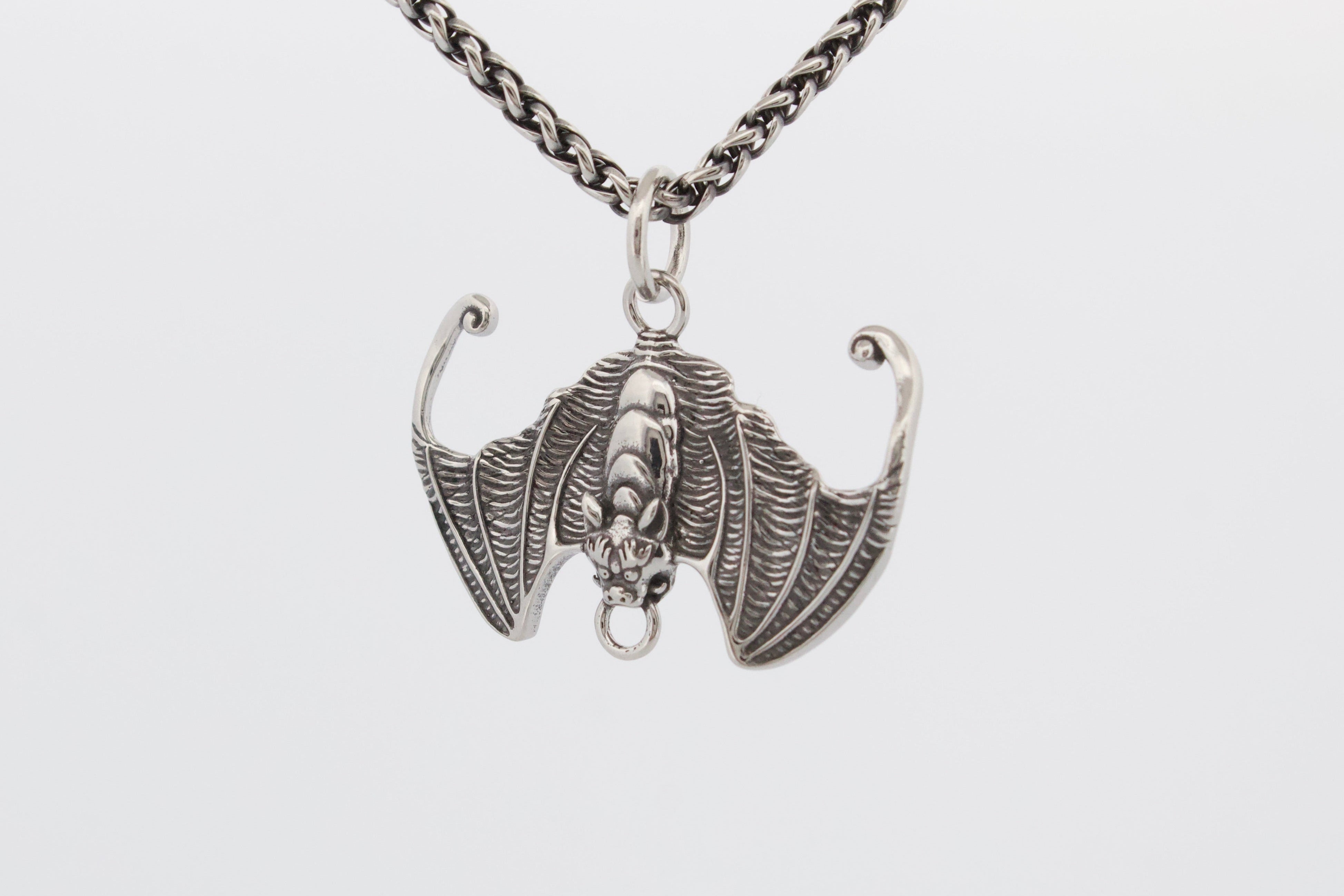 BAT PENDANT & CHAIN