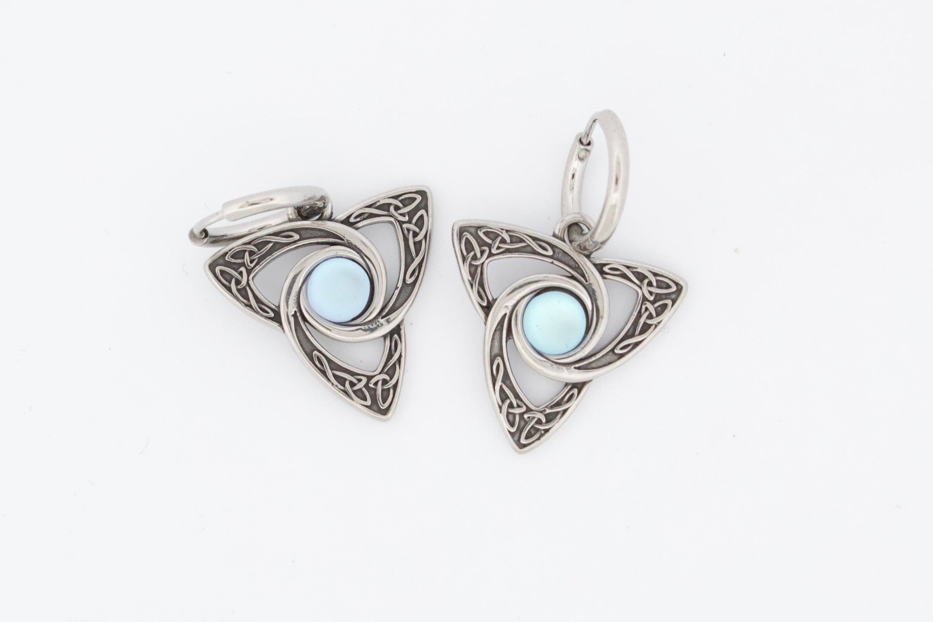 TREFOIL BLUE HOOP EARRINGS