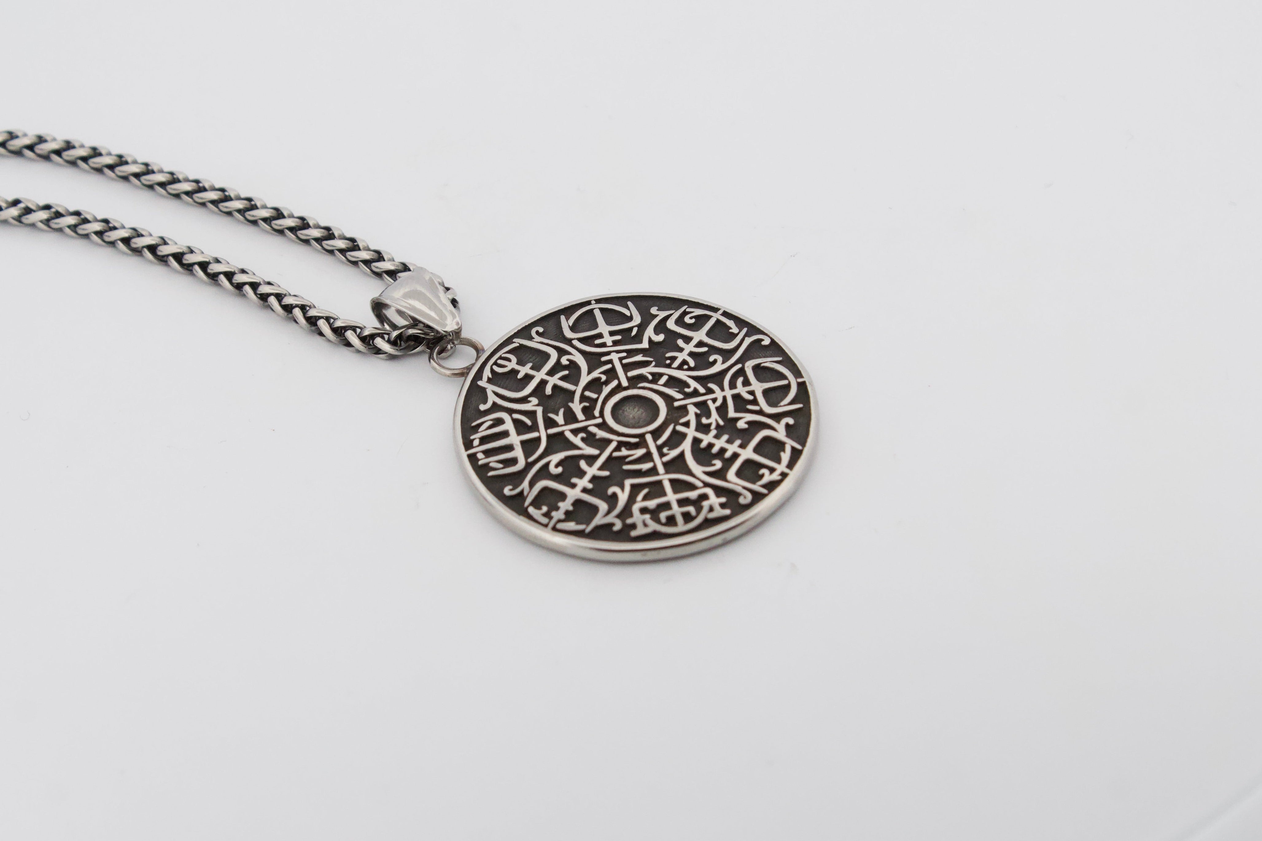 TRIDENT SHIELD PENDANT & CHAIN