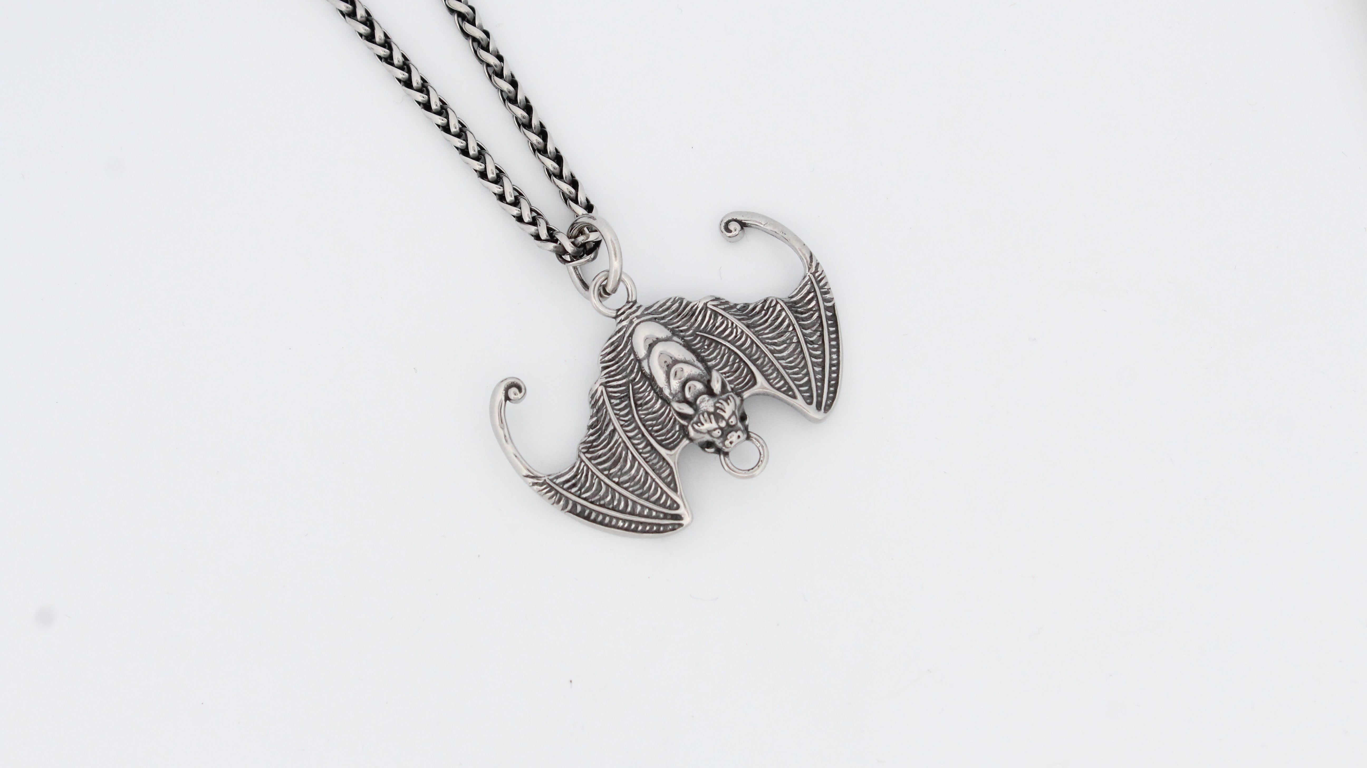 BAT PENDANT & CHAIN