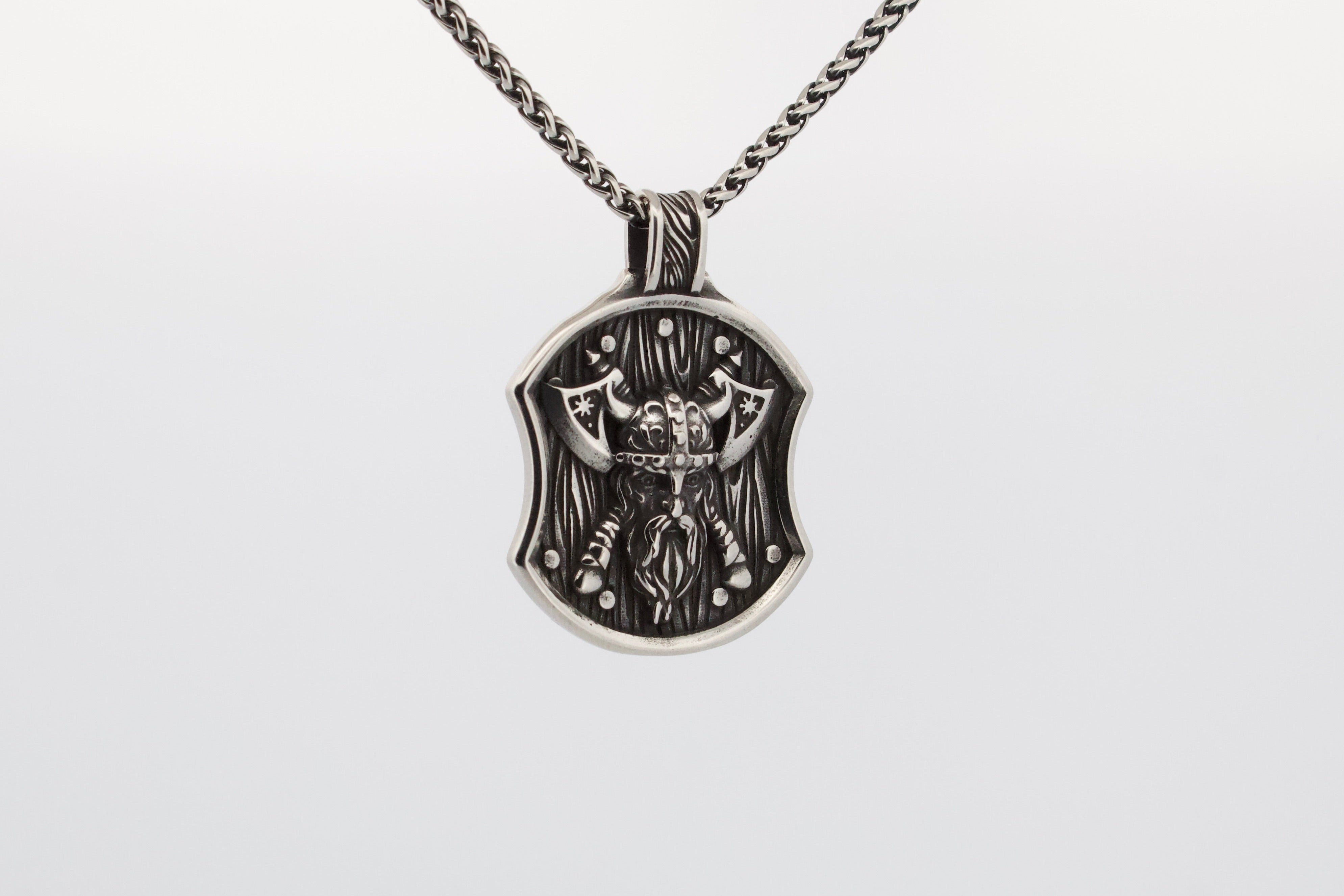 BERSERKER PENDANT & CHAIN