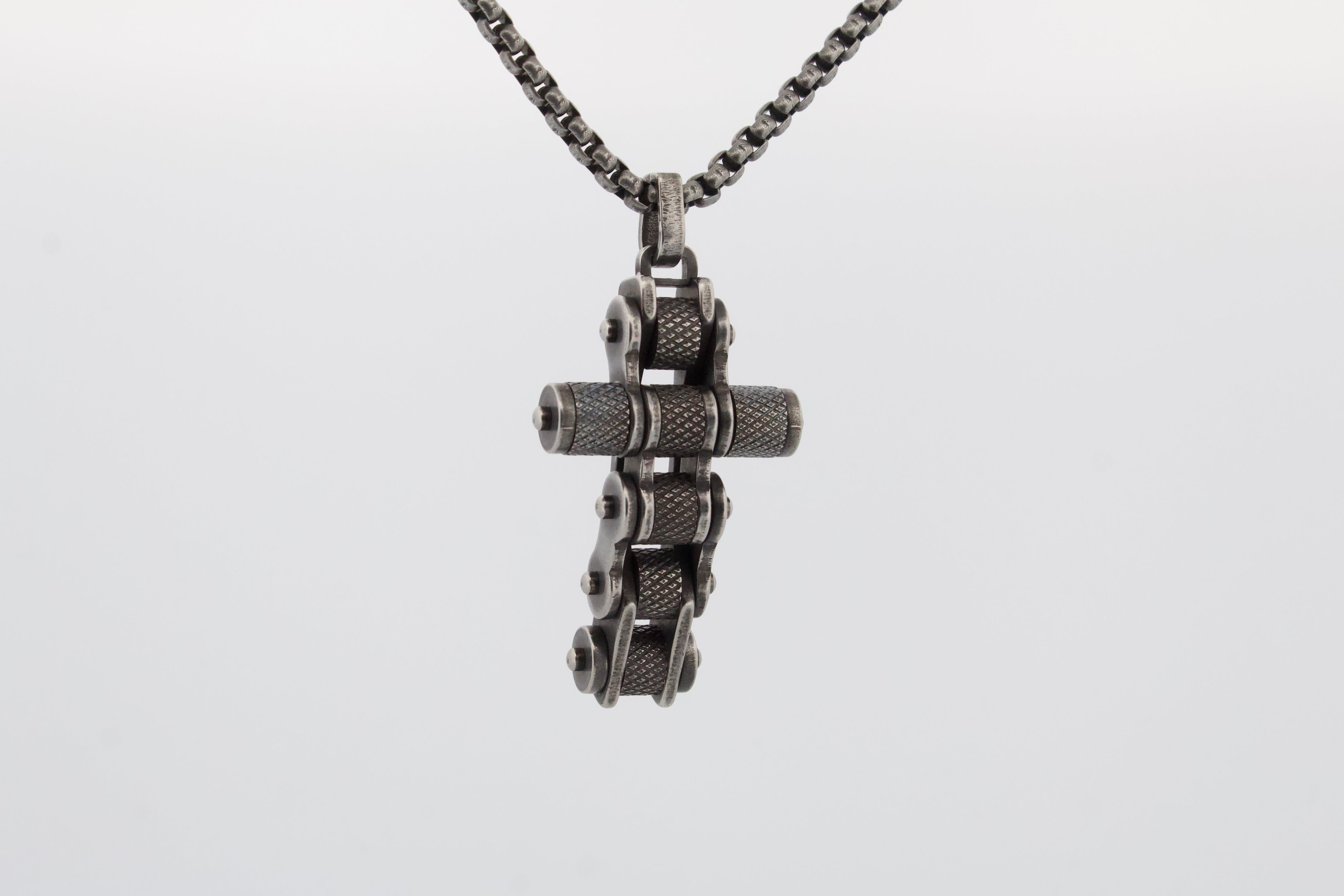 BIKER CROSS PENDANT & CHAIN