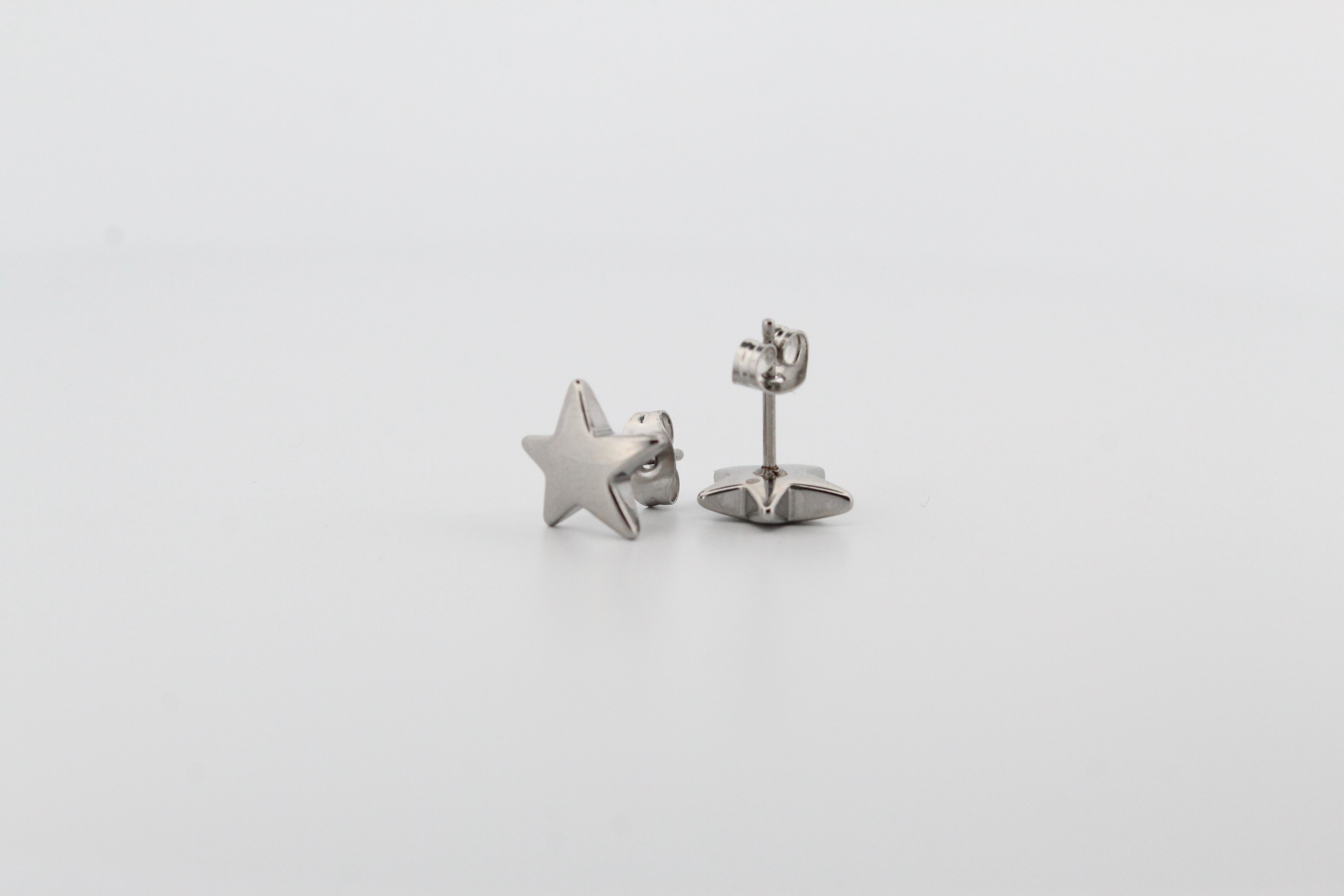 STAR STUD EARRINGS