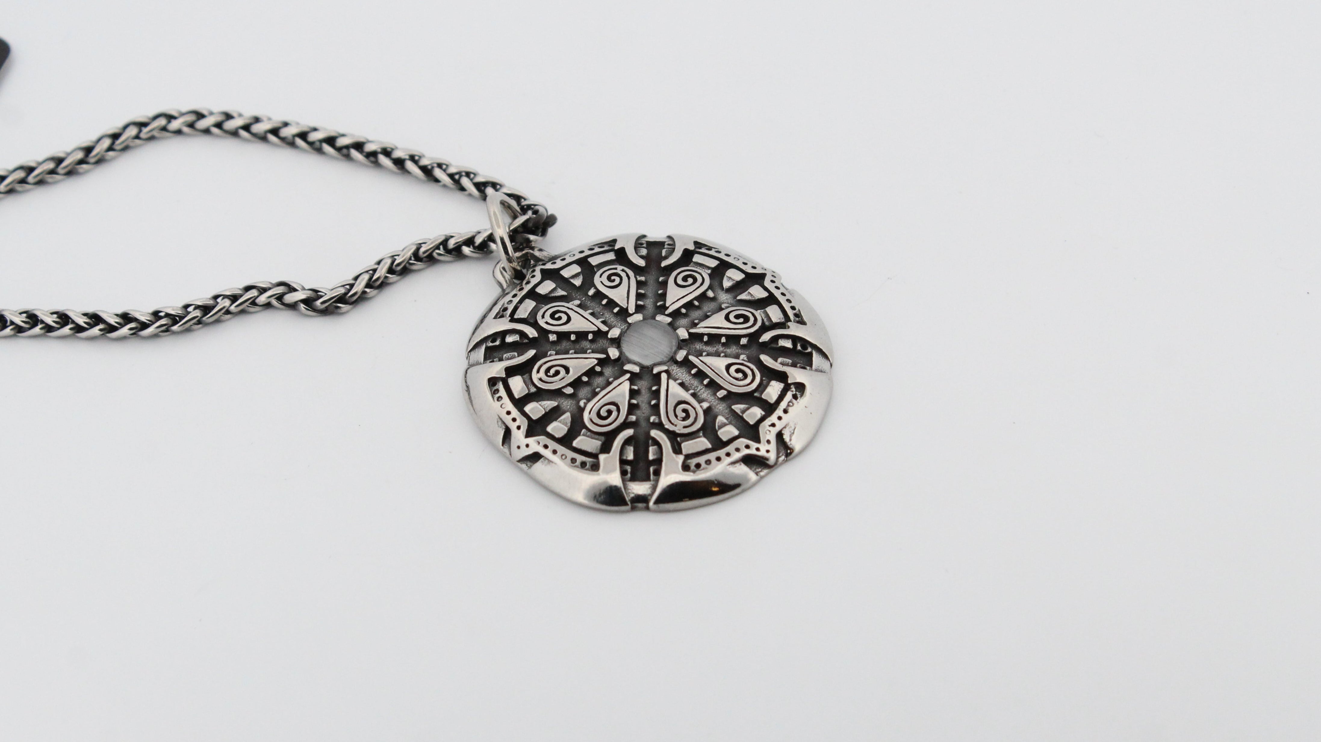 NORDIC SHIELD PENDANT & CHAIN