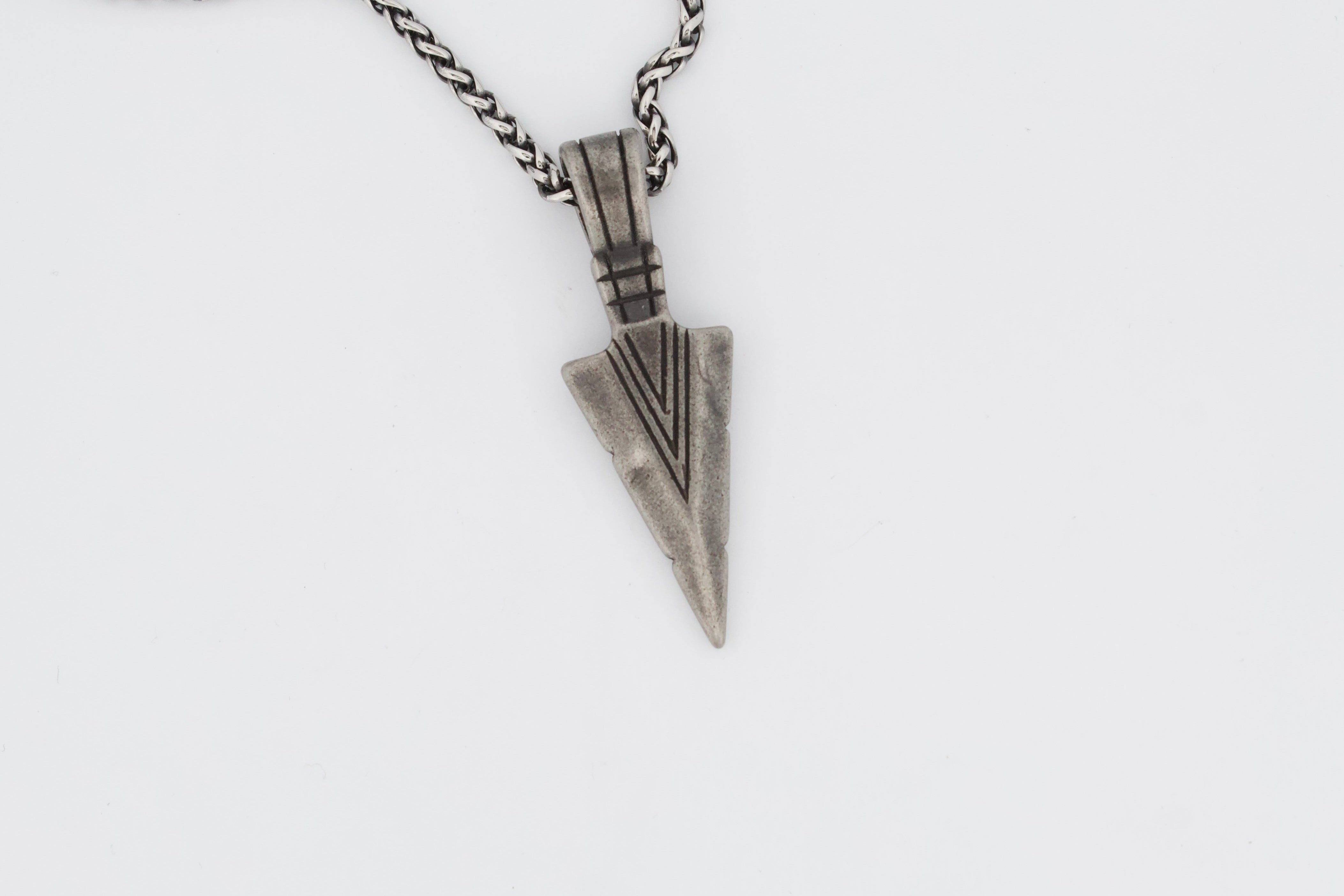 ARROW HEAD PENDANT & CHAIN