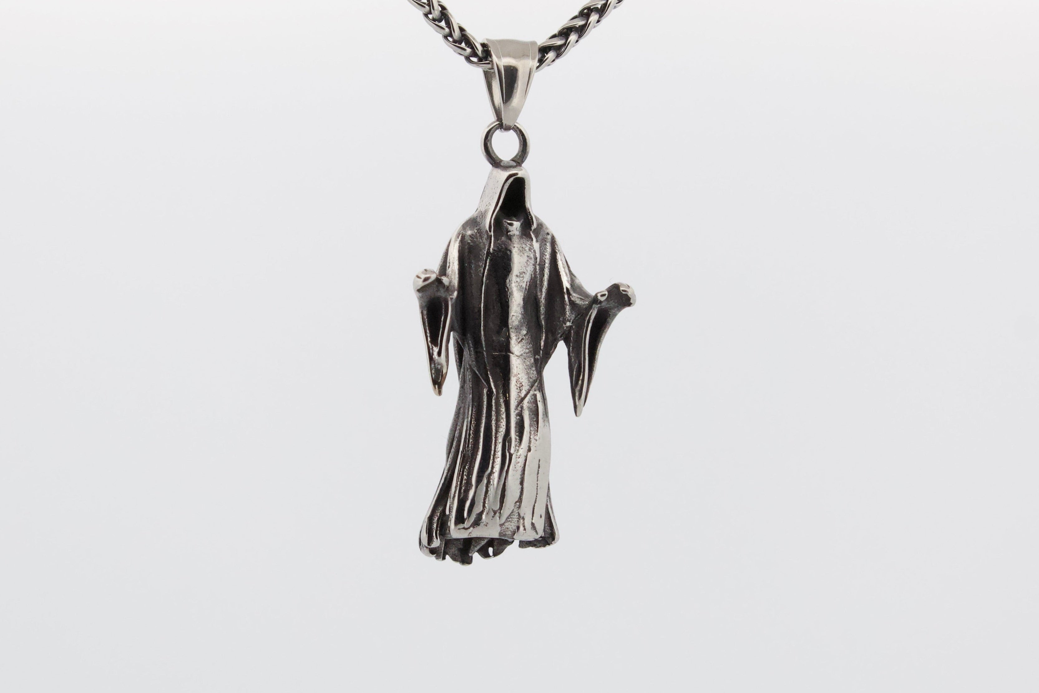 GHOST PENDANT & CHAIN
