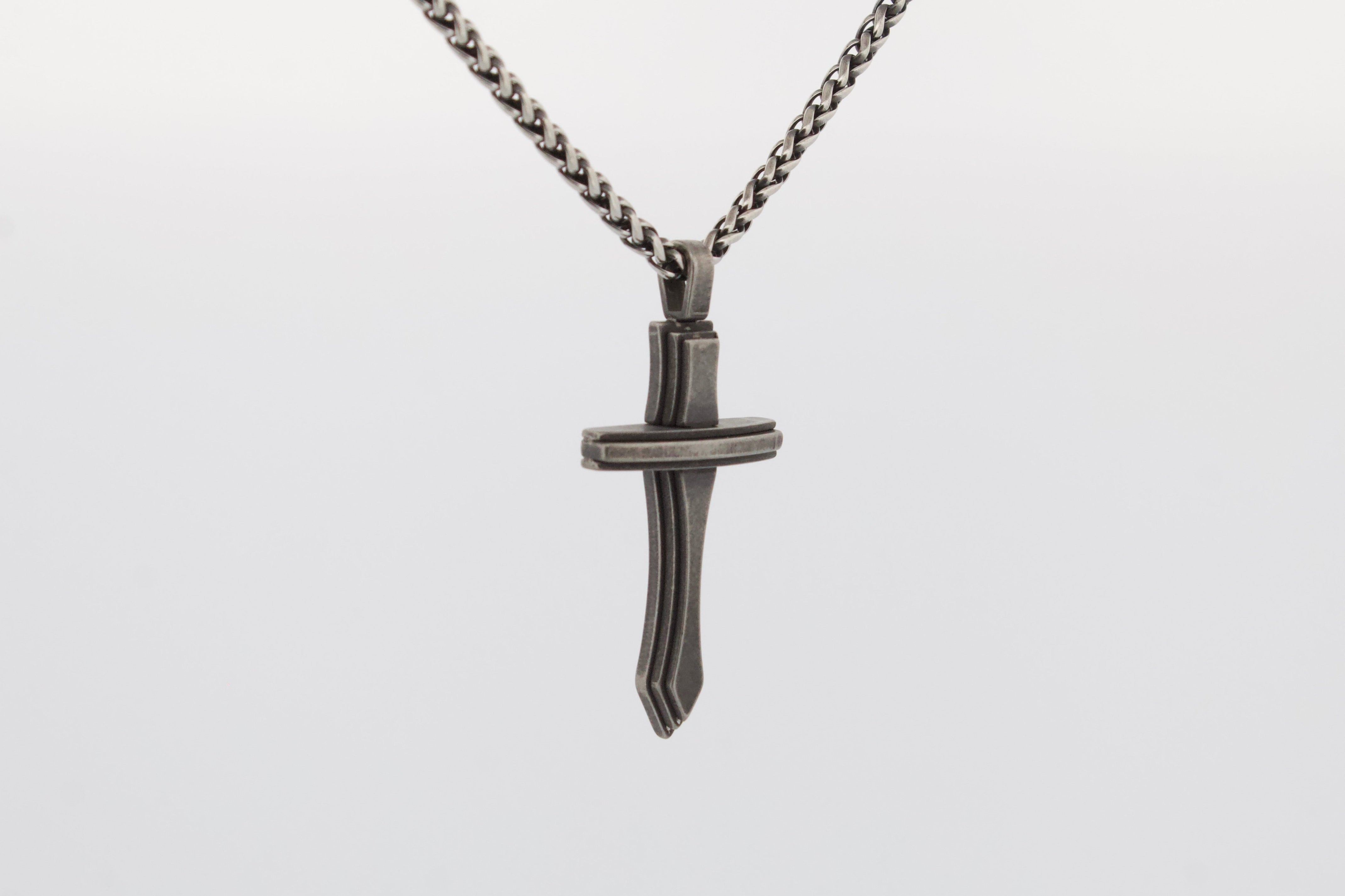 GOTHIC CROSS PENDANT & CHAIN