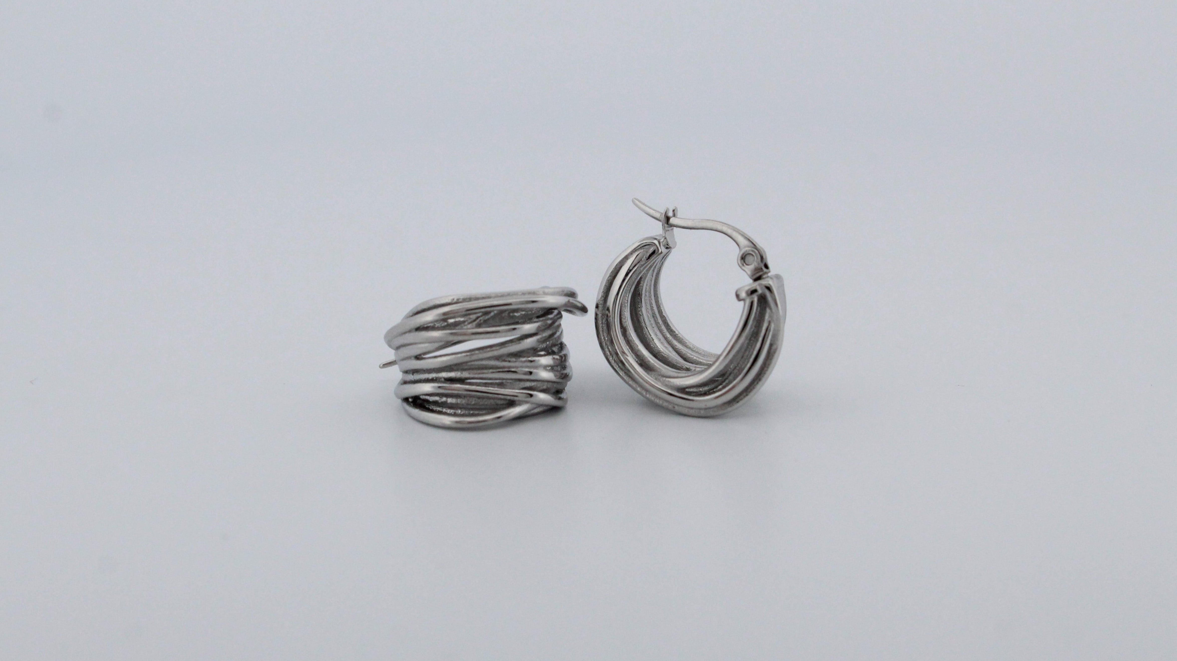 TANGLED WIRE HOOP EARRINGS
