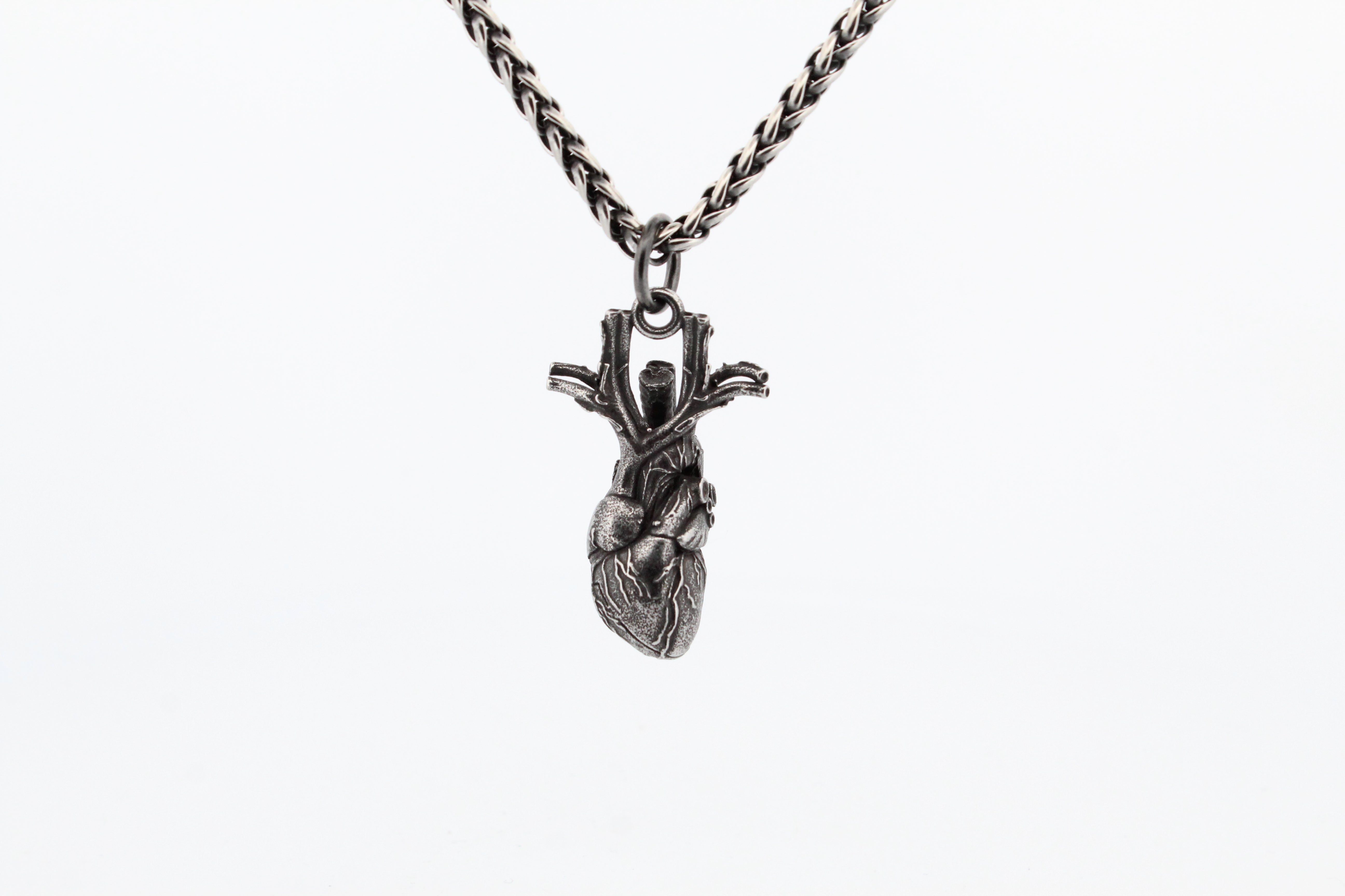 VINTAGE ANATOMICAL HEART PENDANT & CHAIN