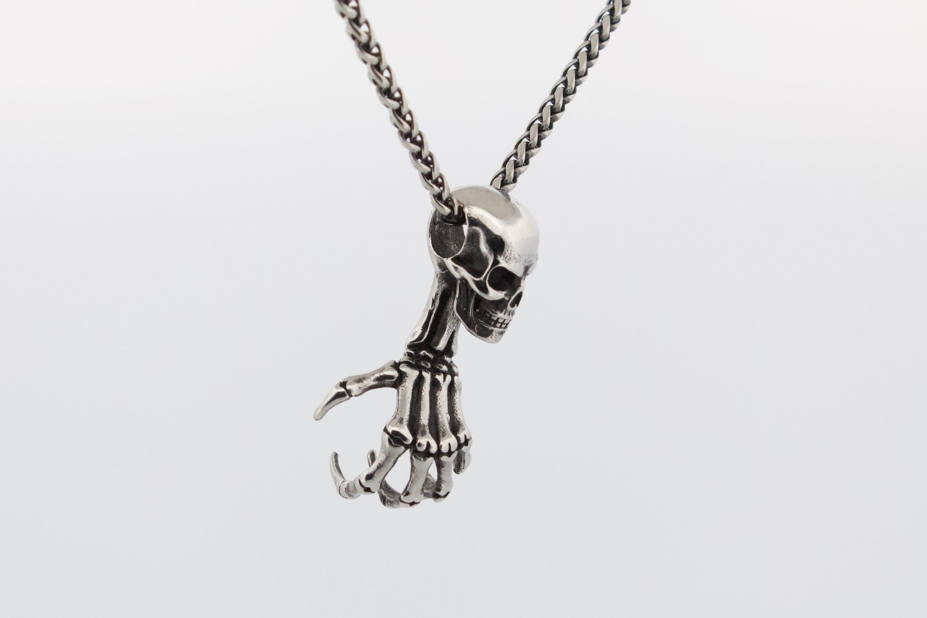 CRAWLING SKULL PENDANT & CHAIN