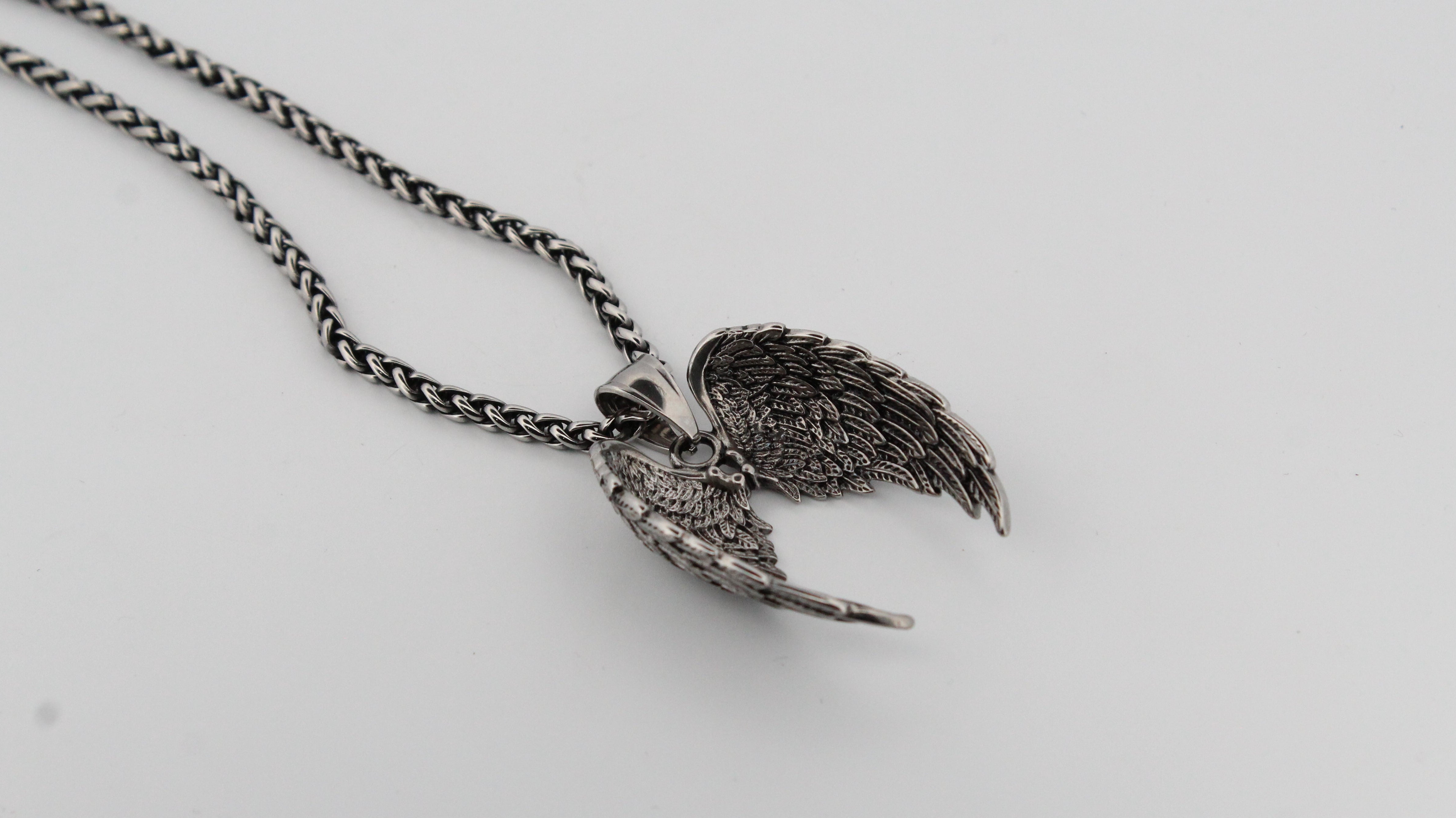 ANGEL WINGS PENDANT & CHAIN