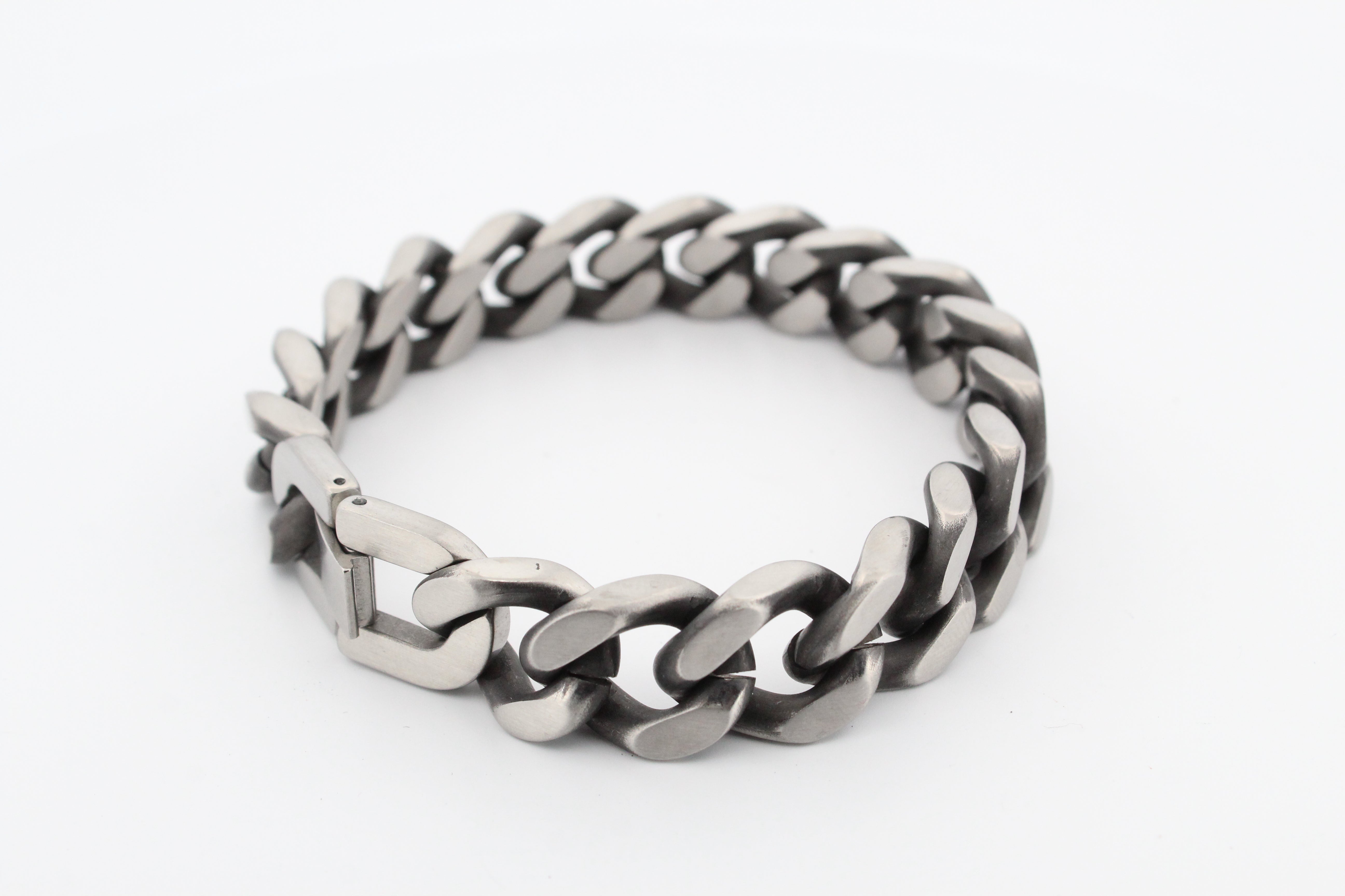 DARK THICK FLAT CURB