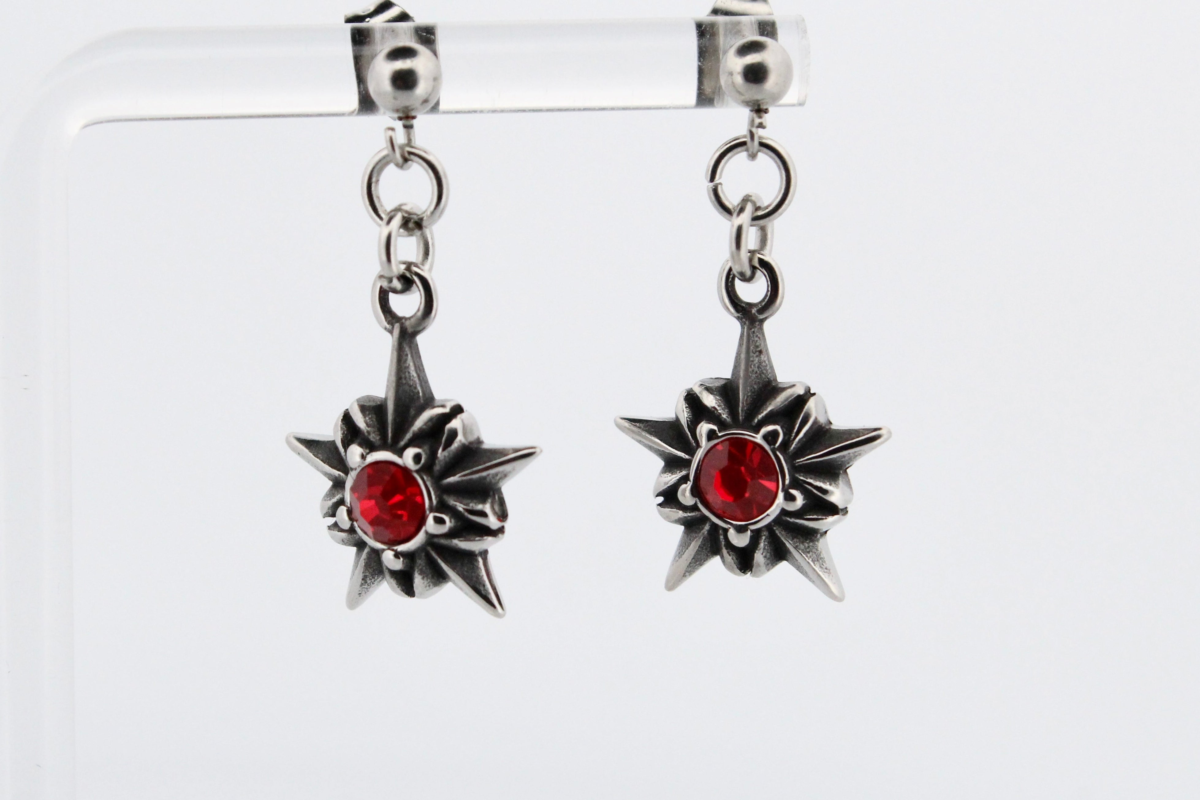 RED STAR STUD EARRINGS
