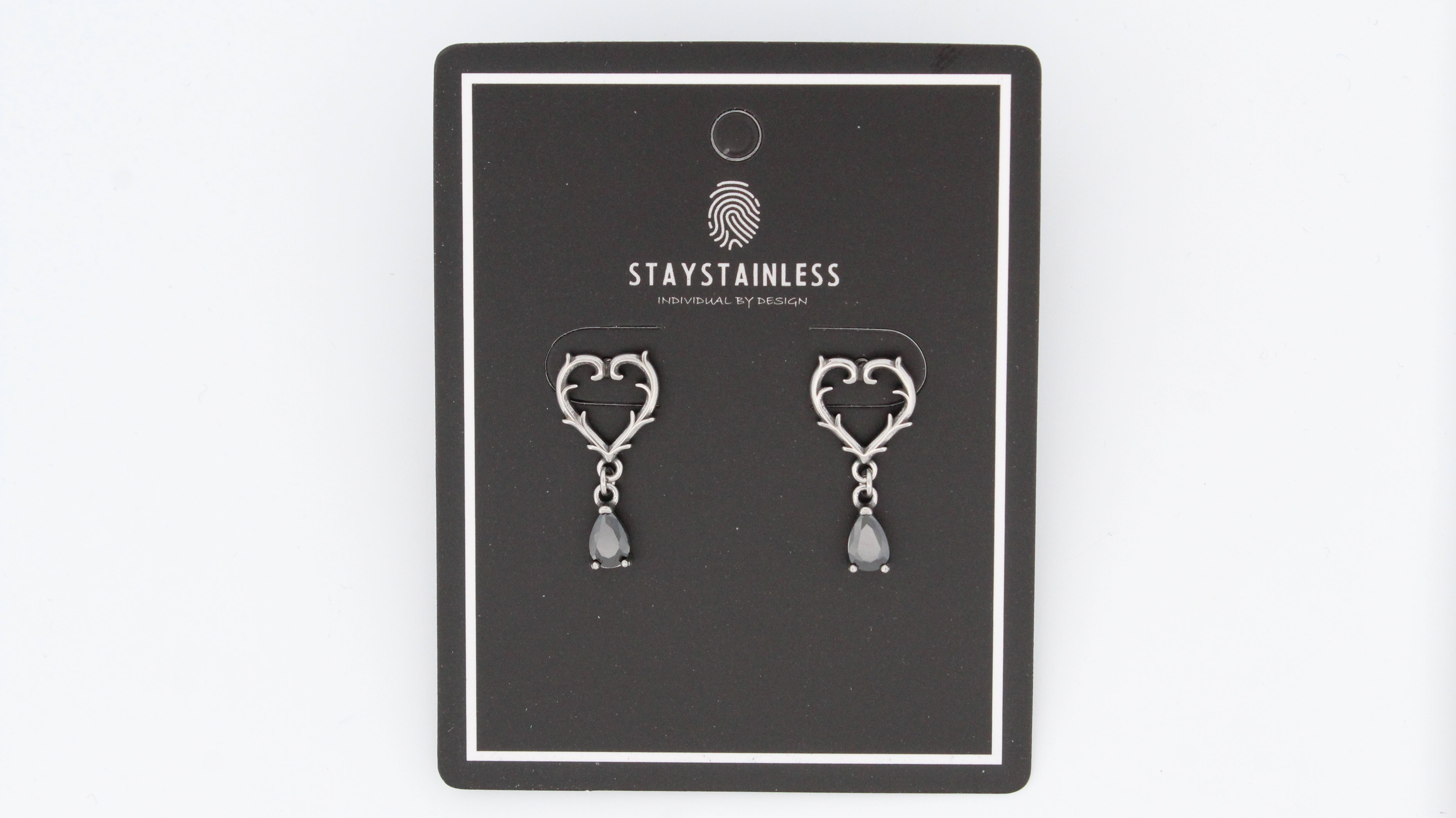 BLACK HEART GOTHIC STUD EARRINGS