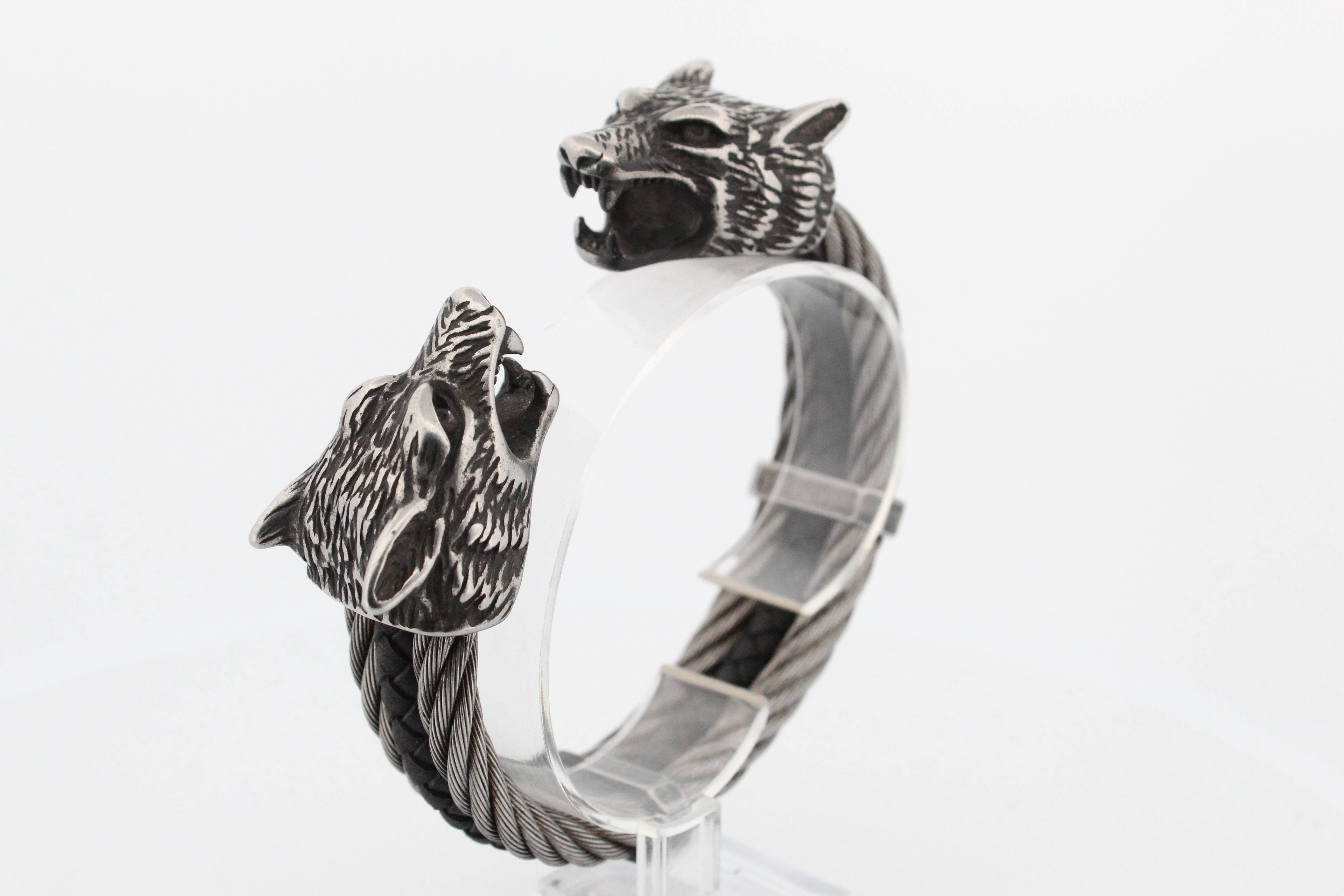 WOLF HEADS LEATHER & STEEL - ONE SIZE FITS ALL