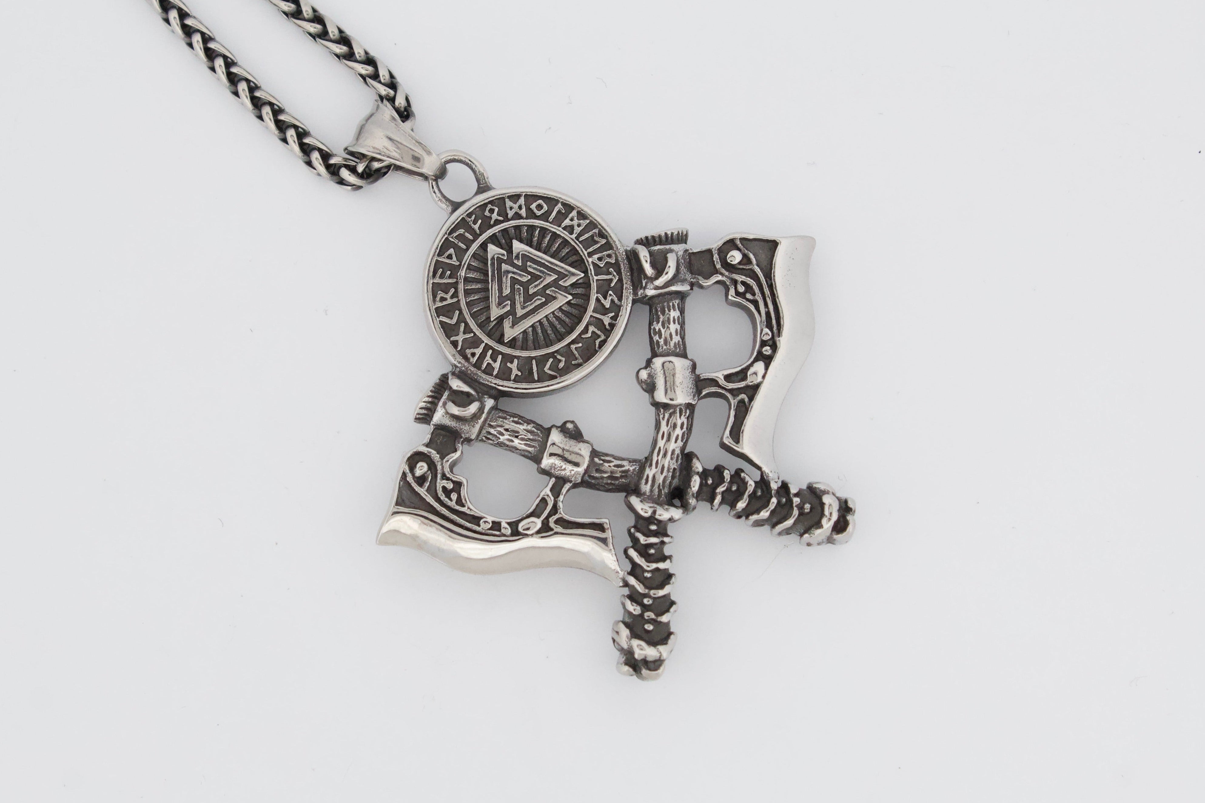 AXES OF VALHALLA PENDANT & CHAIN