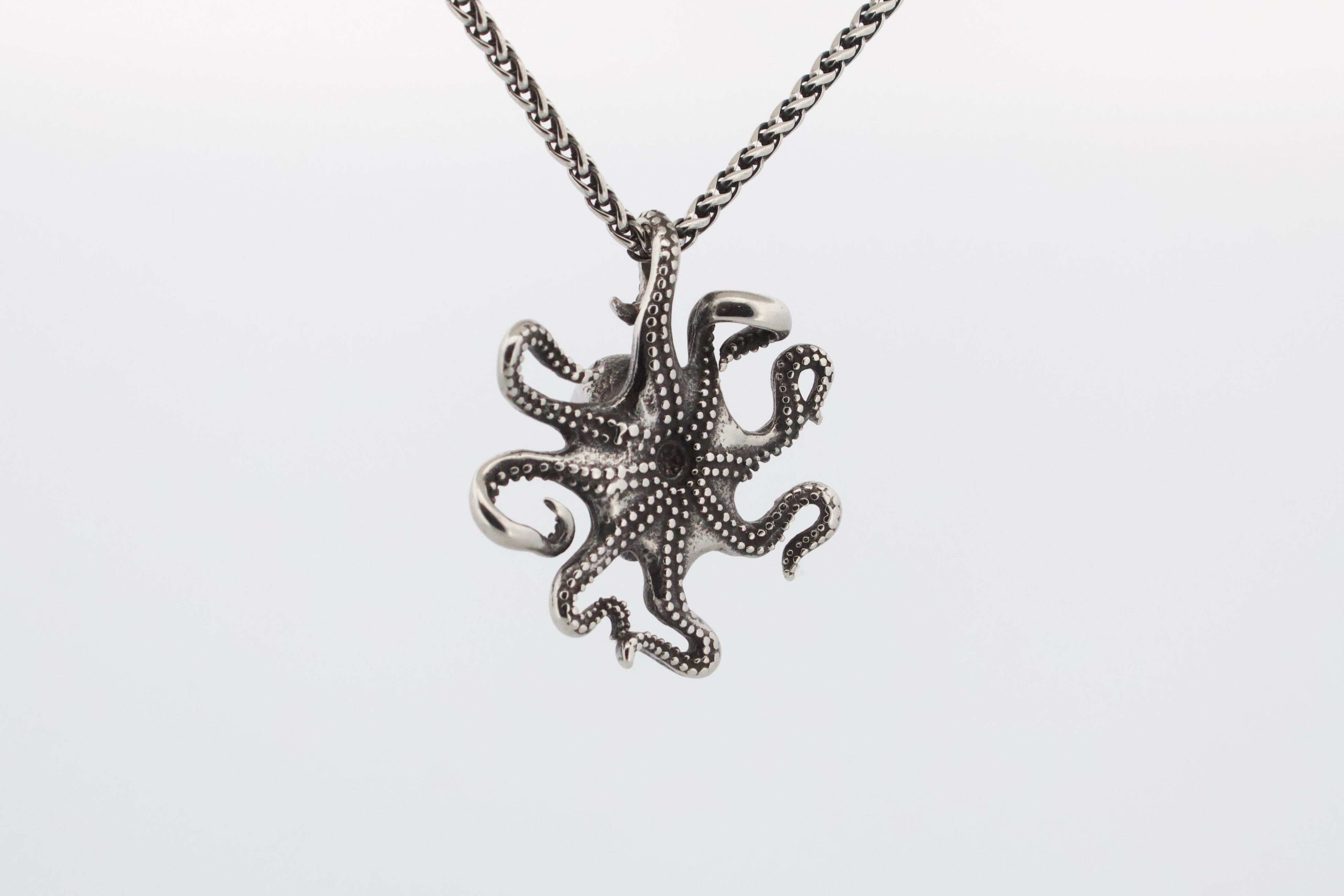 EVIL OCTOPUS PENDANT & CHAIN