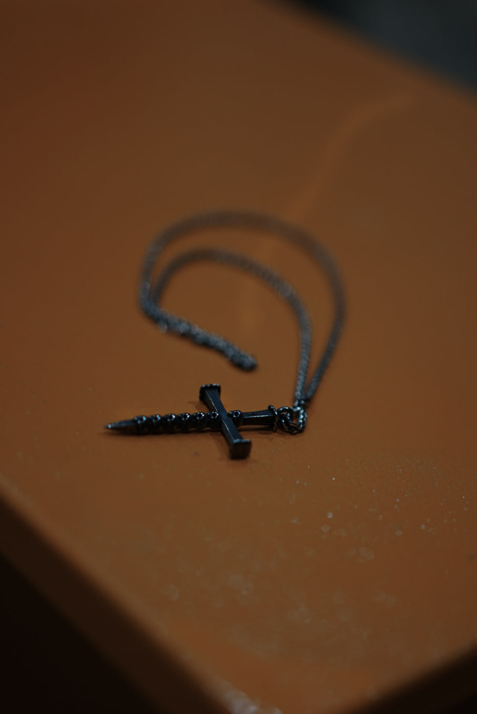 TOTEM PENDANT & CHAIN