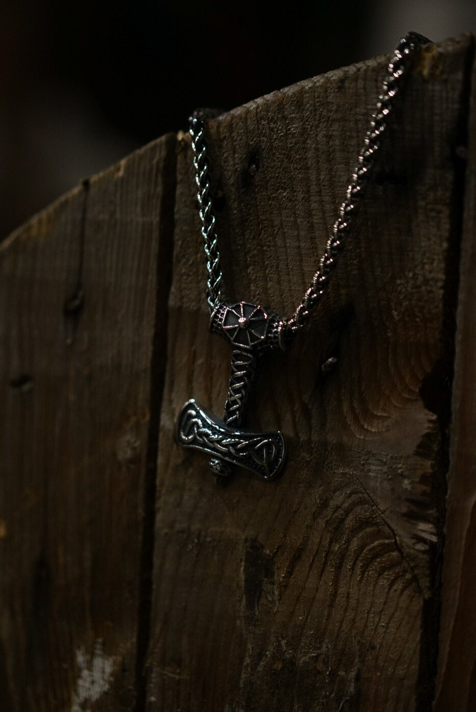 BATTLE AXE PENDANT & CHAIN